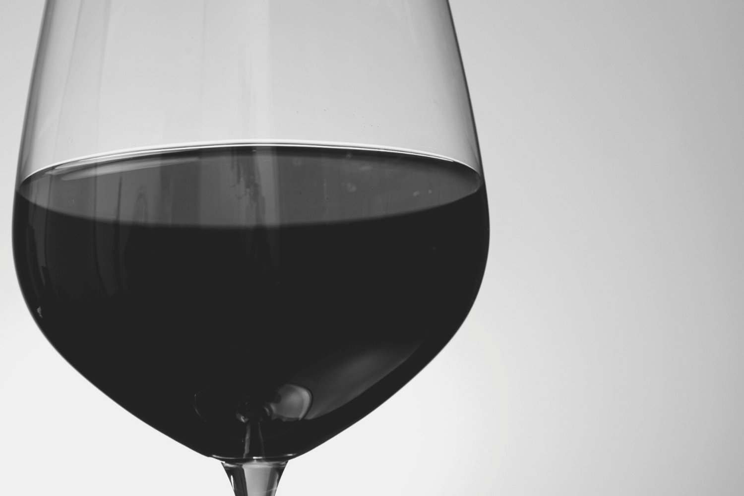 8 Types of Red Wine to Try Tonight tèr·ra·ve·nos
