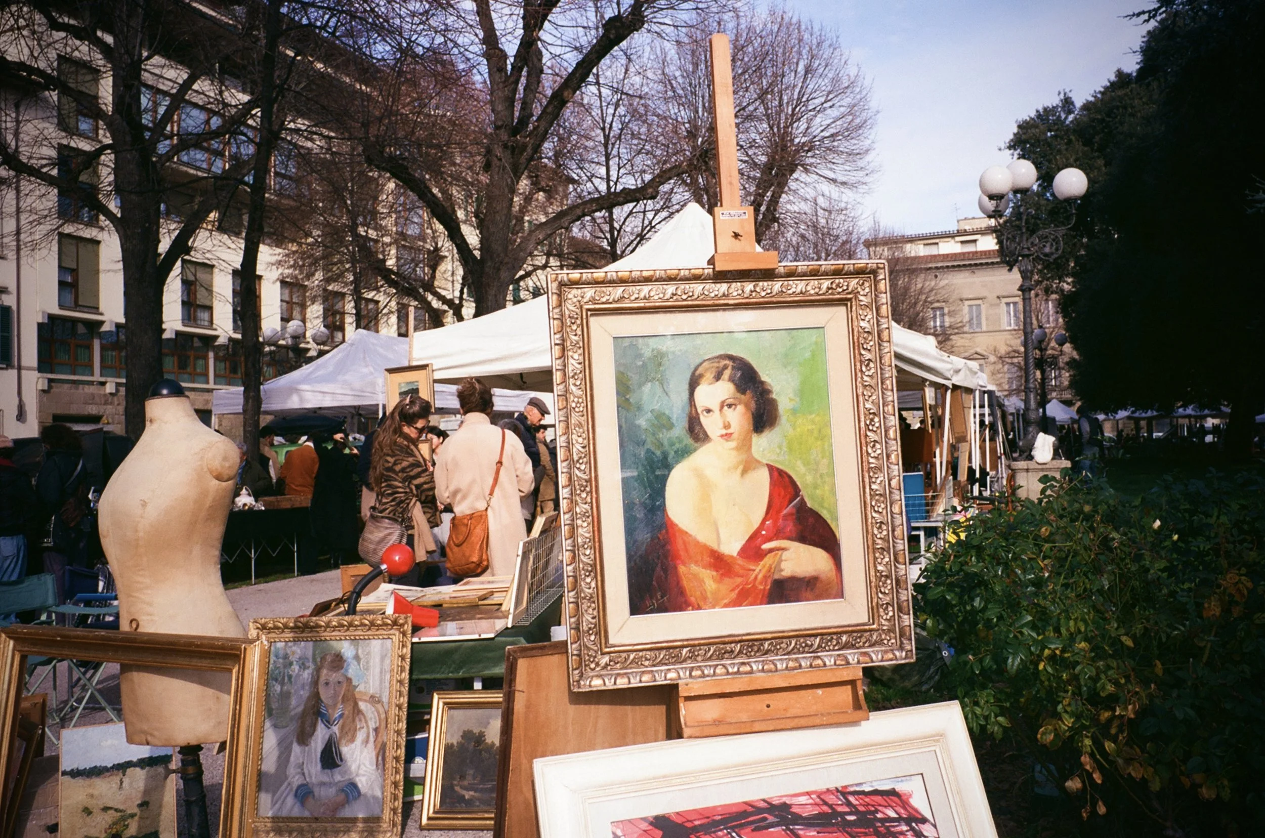 Where Value Lingers: Florence’s Second-Hand Markets