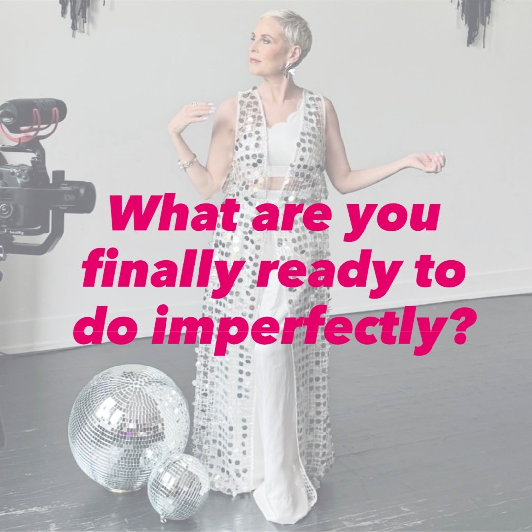 Your Instagram feed is full of &ldquo;how-to&rdquo; posts.🫠
How to write the perfect caption ✨
How to optimize your bio for conversions ✨
How to create content that goes viral ✨
But here&rsquo;s what&rsquo;s missing from all those templates:
YOU.😘
