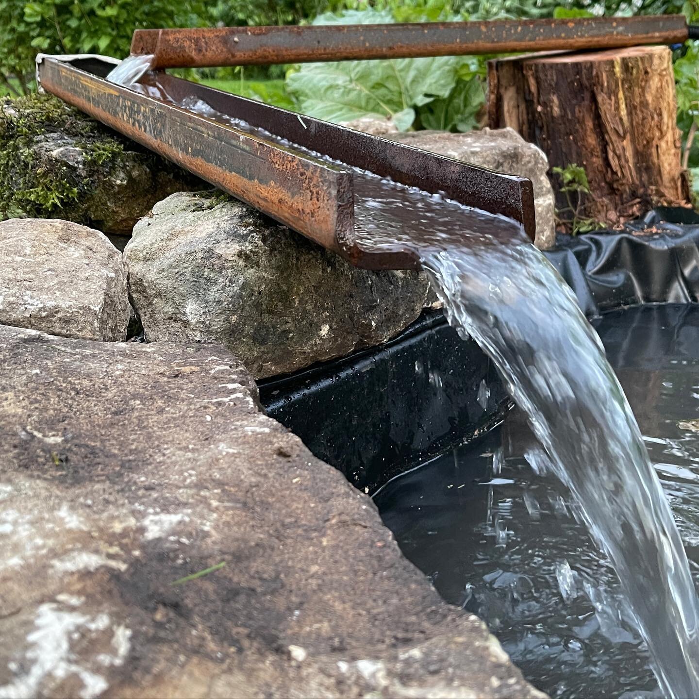 Inspired by @wildcarrotchavenage and their magnificent water feature at the cafe&hellip; I have today, made a smaller version in our back garden around the new pond. We hope to attract plenty of wildlife and I have also added the hedgehog/frog/toad r