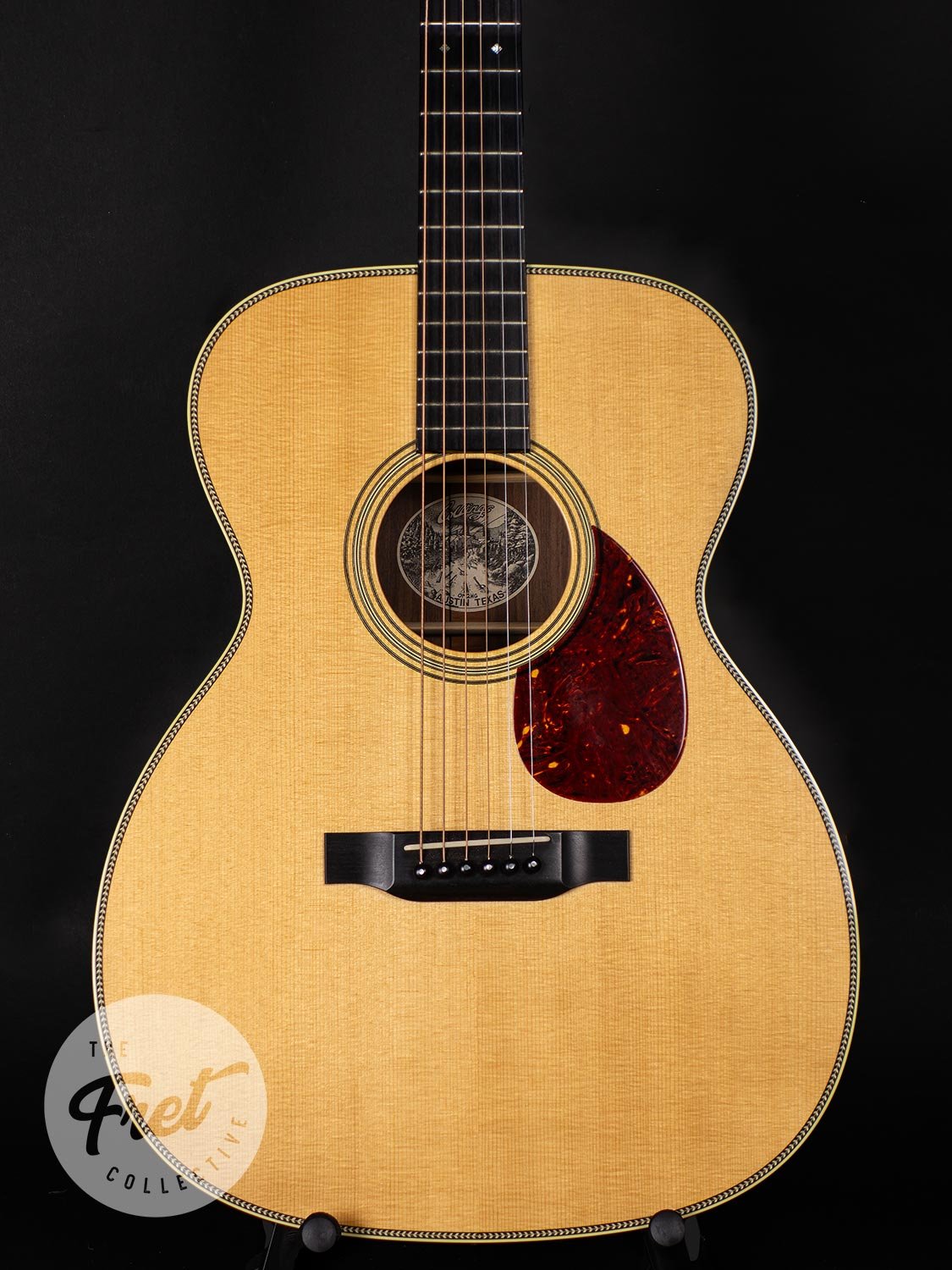 COLLINGS-OM2HG_ROBBIE-1-v2.jpg