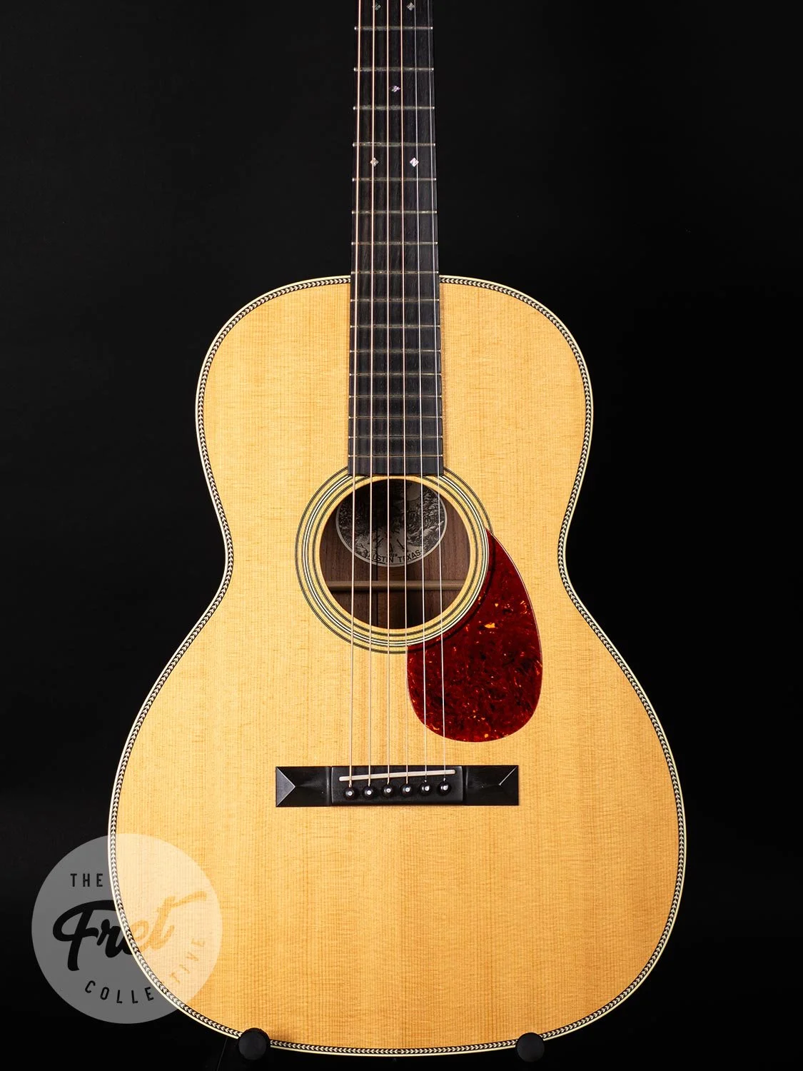 COLLINGS-002H-1.jpg