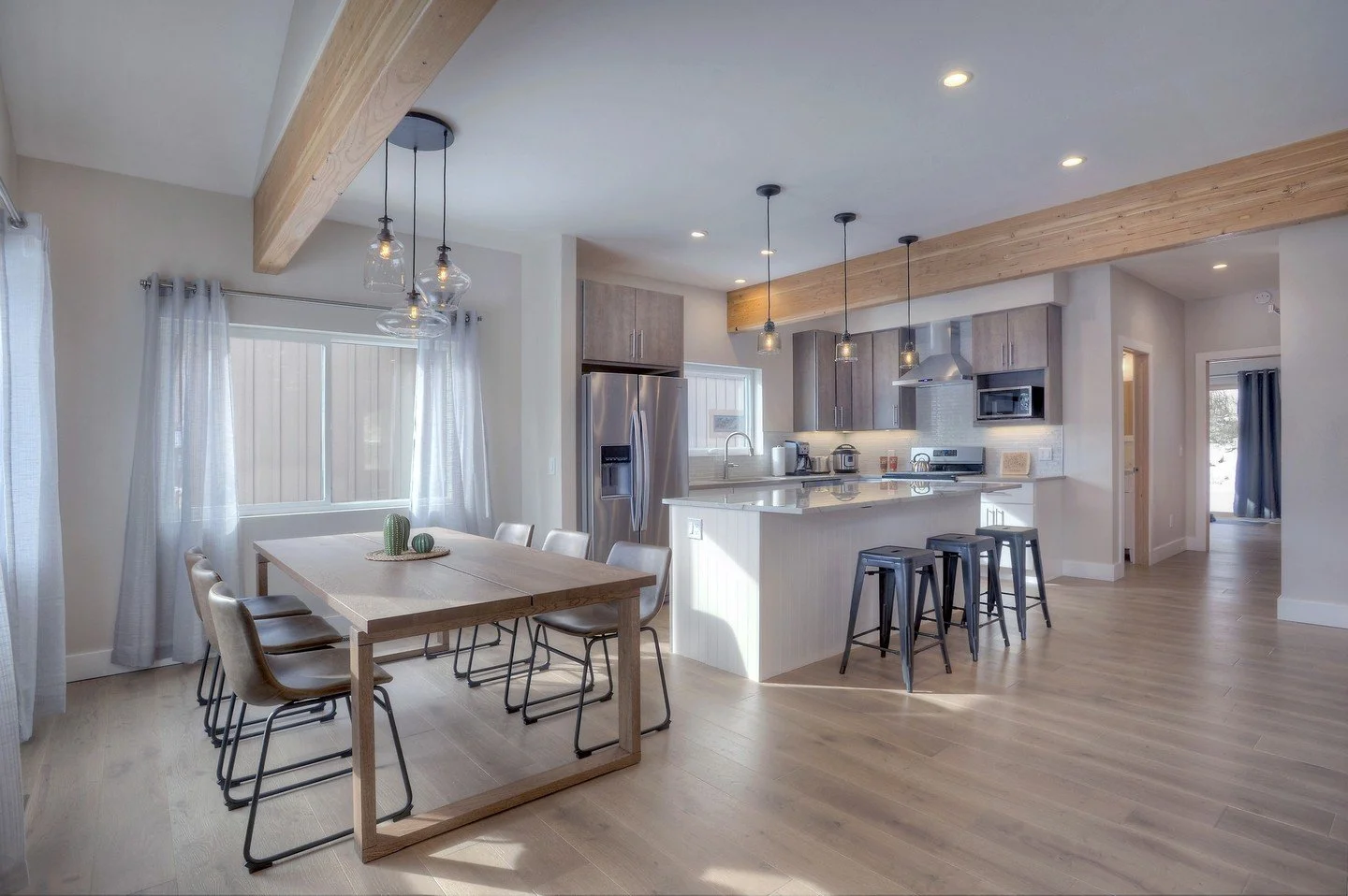 🎄✨ Ready to make this holiday season unforgettable? Escape to Durango Valley View for a cozy retreat nestled in the beautiful Animas Valley! Whether you're hitting the slopes or just sipping hot cocoa by the fire, we&rsquo;ve got the perfect vibe fo