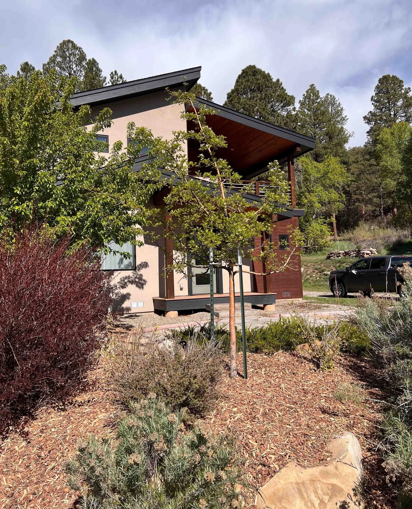 🌞 Ready for an unforgettable summer adventure? Discover the charm of Durango and immerse yourself in the breathtaking beauty of the San Juan Mountains and Four Corners! 🏞️ At Durango Valley View, we offer the perfect retreat after your daily explor