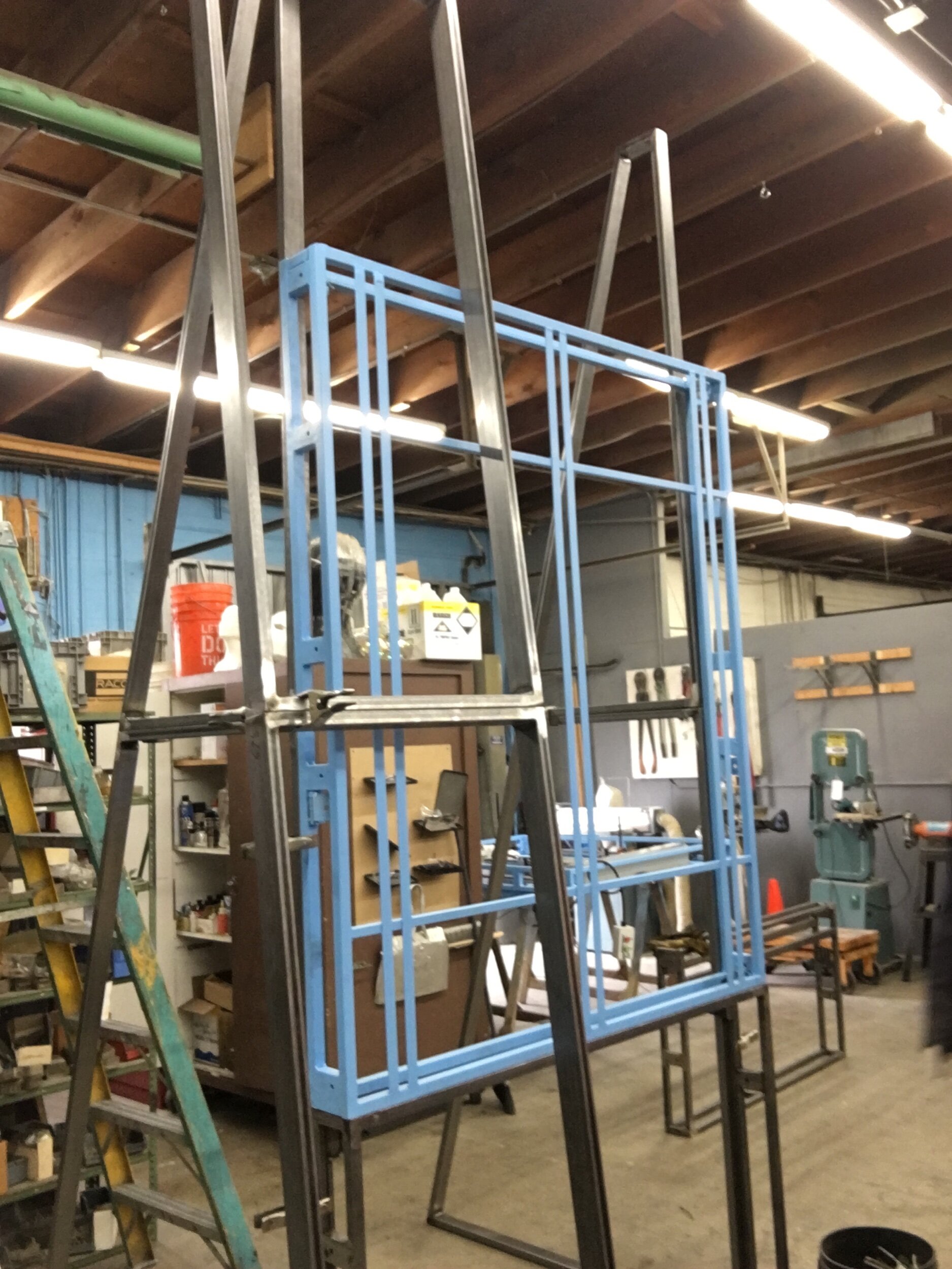 Steel structure for an interactive advertisement