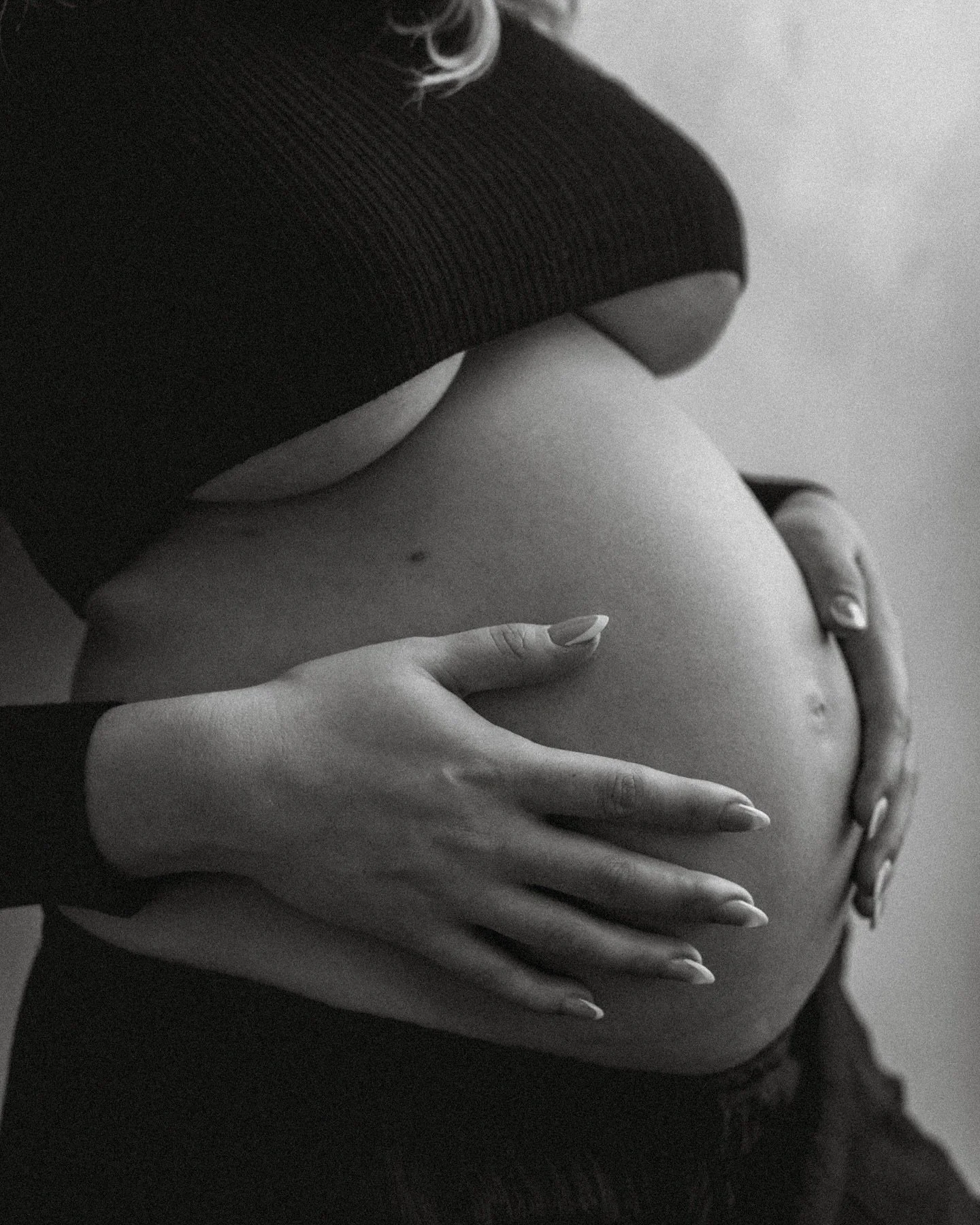 Bumps can be big, small, high, low, smooth, striped, tanned, pale, soft or firm. 26 weeks or 36 weeks, it doesn&rsquo;t really matter - take the time to document YOUR bump and YOUR personal experience, because this is what matters the most. 

Sharing