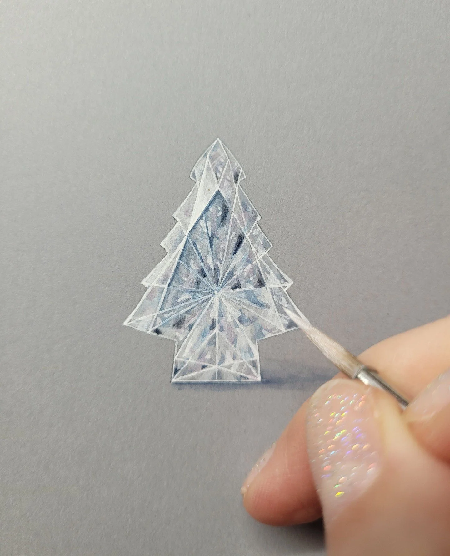 Throwback to a project that truly inspired us last year: painting this small Christmas tree&ndash;shaped diamond in gouache, designed by @dayagidiamonds⁠
⁠
A cut that breaks away from classic shapes and a real challenge for us as gouache painters&mda