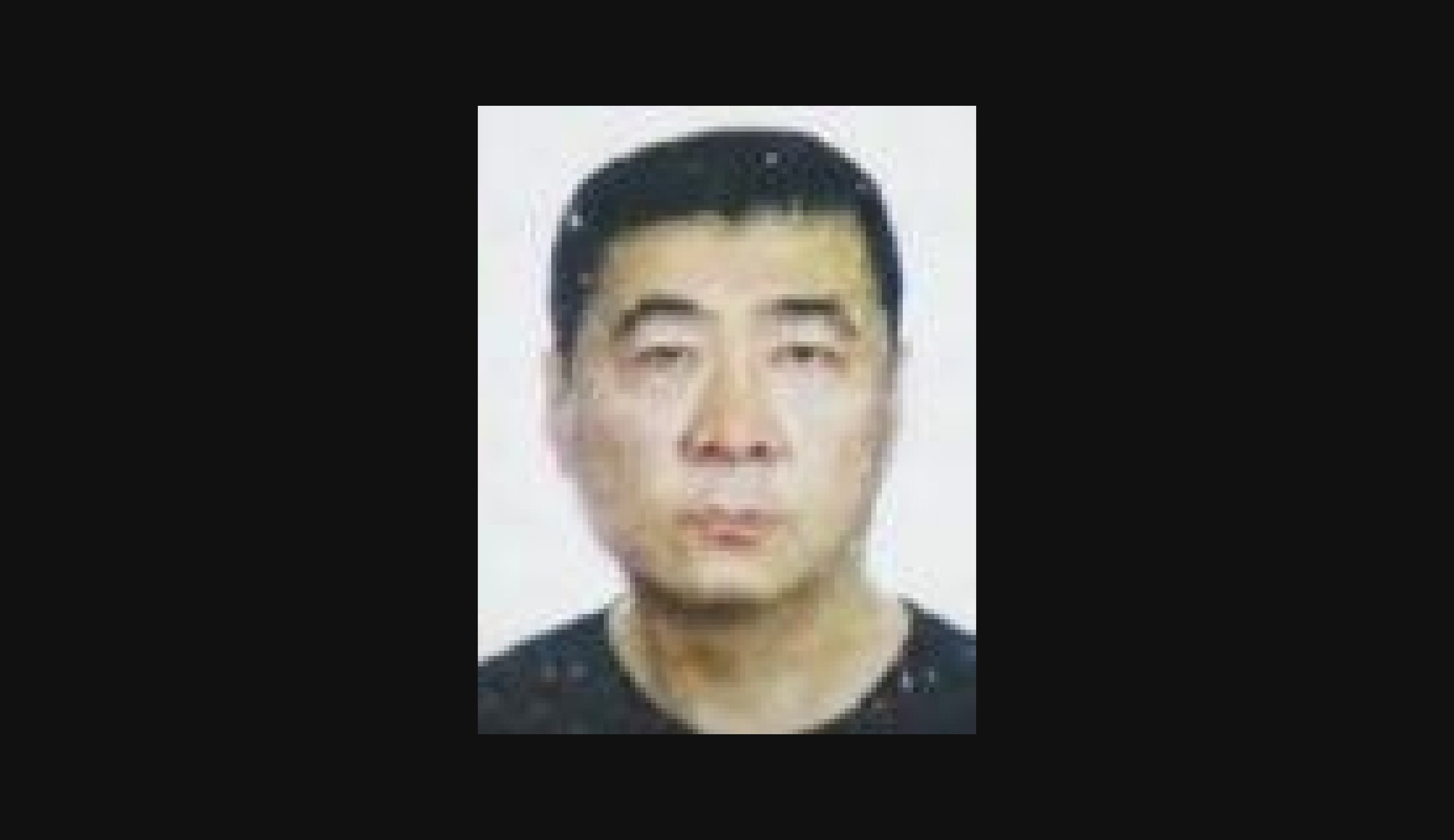  The crew consisted of 33 members, including management personnel such as: Captain → Li Chengquan (李承权) 