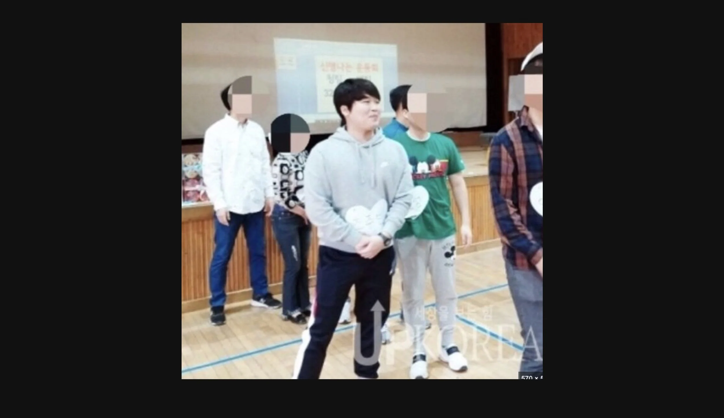 Cho Ju Bin volunteering