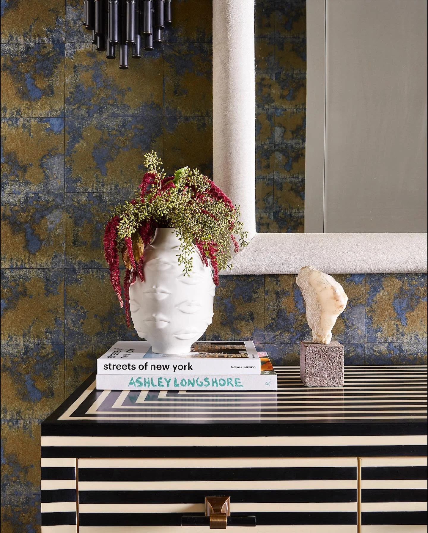 She&rsquo;s ready for her close up 👄 #interiordesign #luxuryliving #RMID Photo: @rymcdon