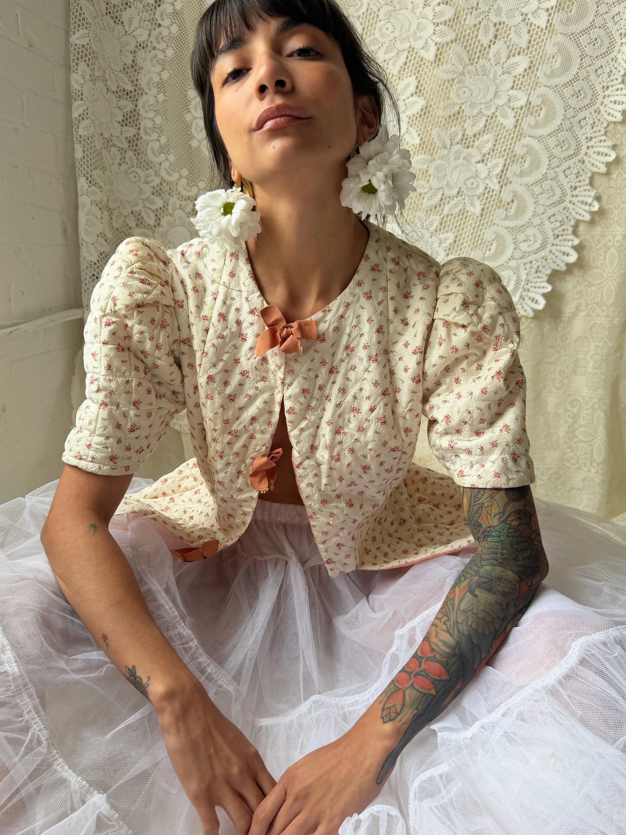 Tough girls wear tutus!! 
⠀⠀⠀⠀⠀⠀⠀⠀⠀
🤍Vintage 1960s Peplum Bed Jacket
🤍Vintage 1970s Tulle Petticoat
⠀⠀⠀⠀⠀⠀⠀⠀⠀
Full look available @marmaladefreshclothing in Williamsburg! Open noon-7pm every day of the week 🍊
