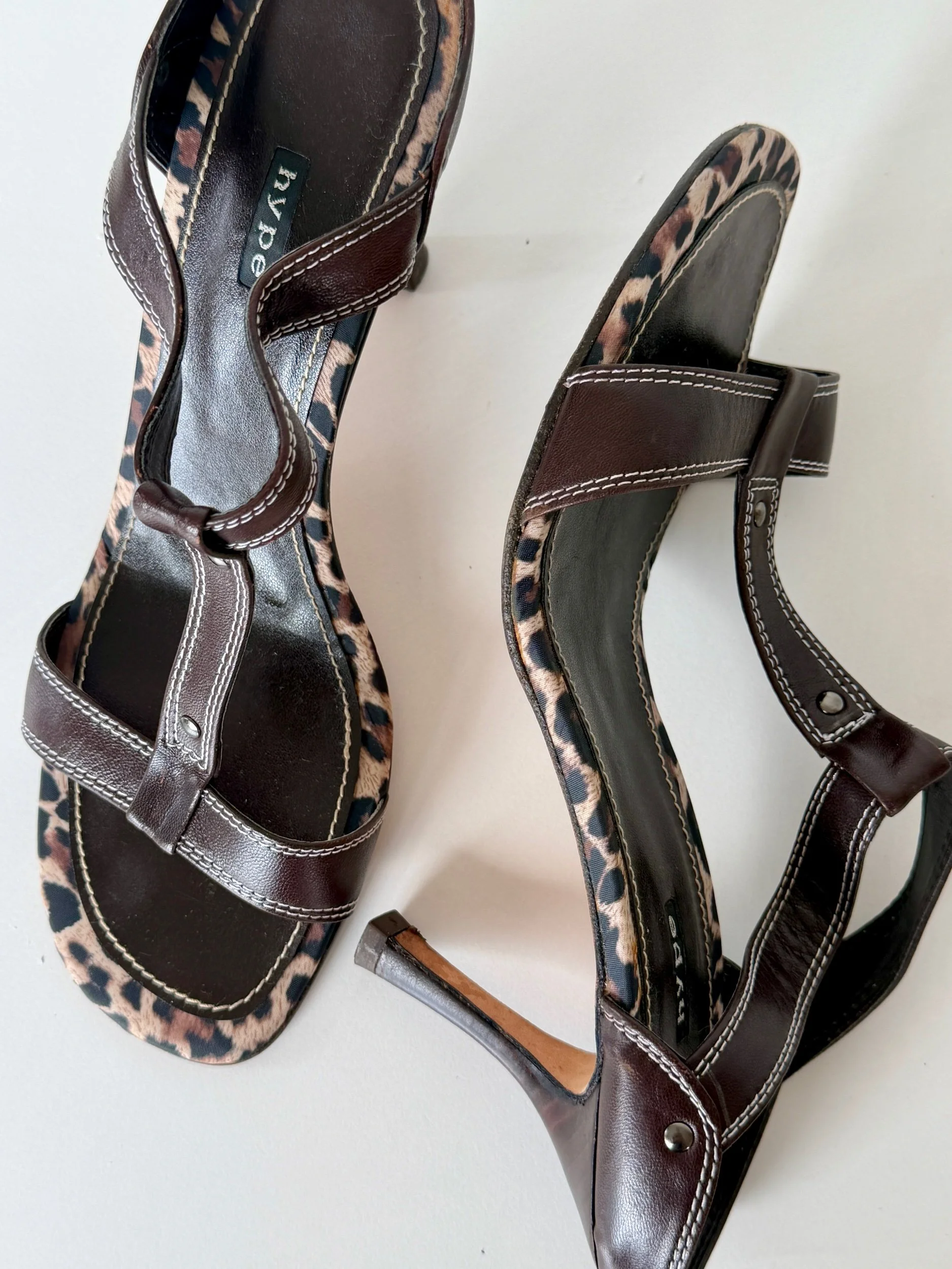 Vintage Y2K espresso brown leather T-strap sandals with leopard print trimmed footbed