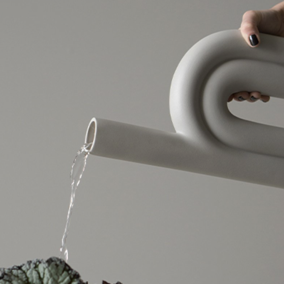 AVANTGARDE OBJECTS WATERING CAN DETAILS.png
