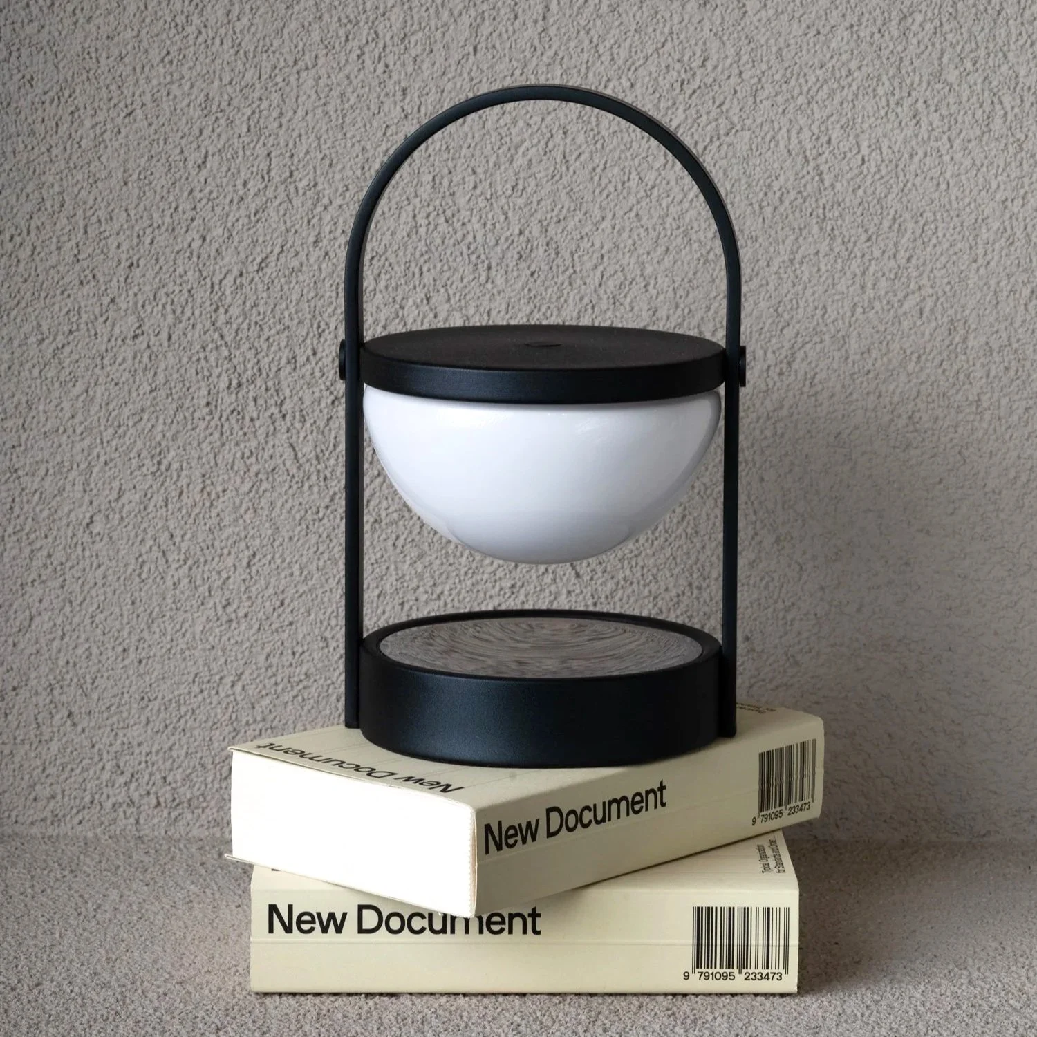 Petit black portable table lamp