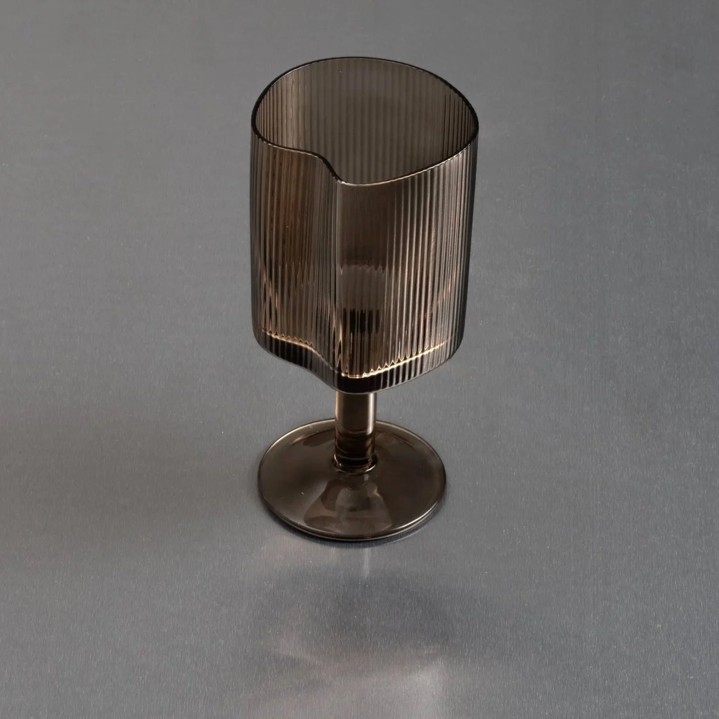Nordic wine glass Moka