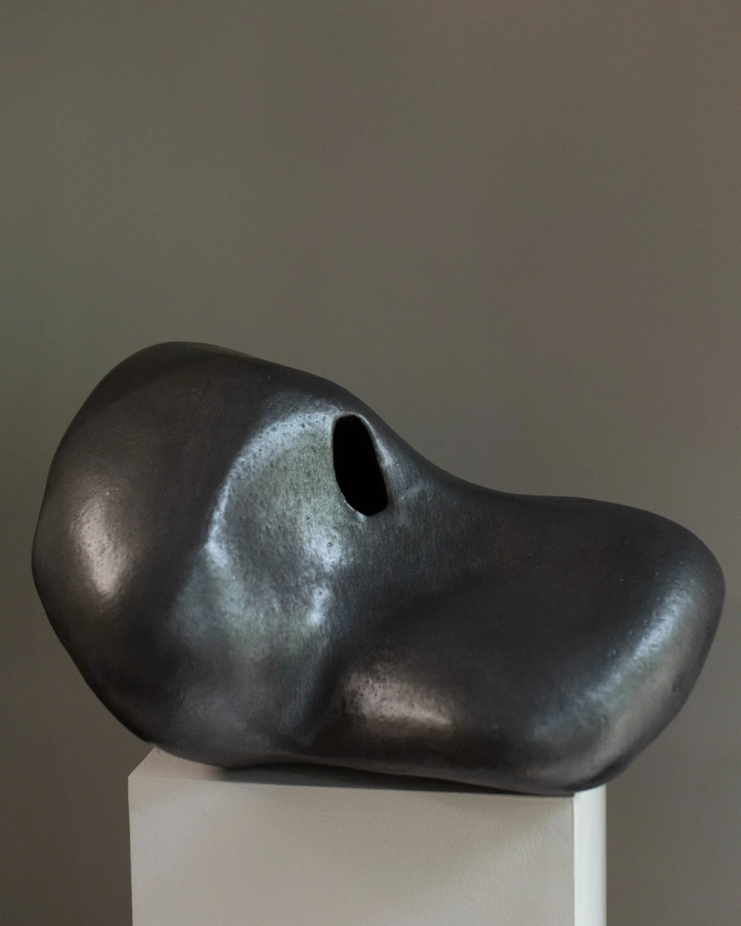 This 'Strange Void'

one of the pieces that I showed at @saint_cloche earlier this year

24 x 43 x 27 cm
Handbuilt Sculpture, Highfired Stoneware, Metallic Black Glaze, Oxides
