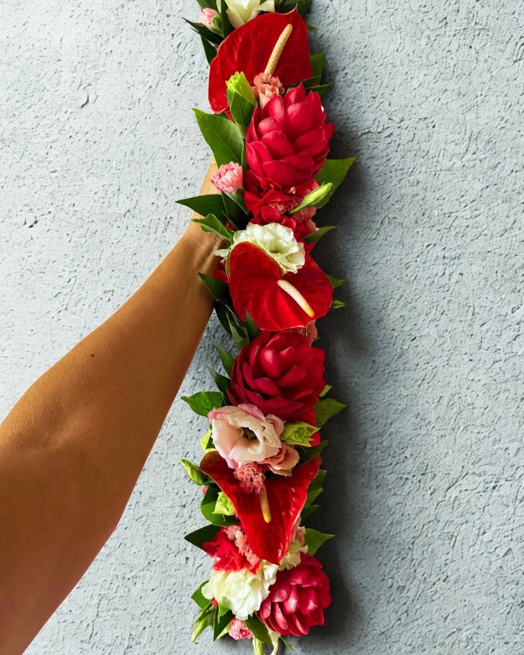 Congratulations to the class of 2026! 

This is just the beginning 🤍 continue to be delighted &amp; amazed by this wild world. 

Grad lei highlights.

#lei