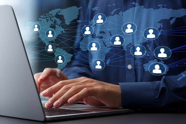IT manager tracking device visibility across a global remote workforce in 2026