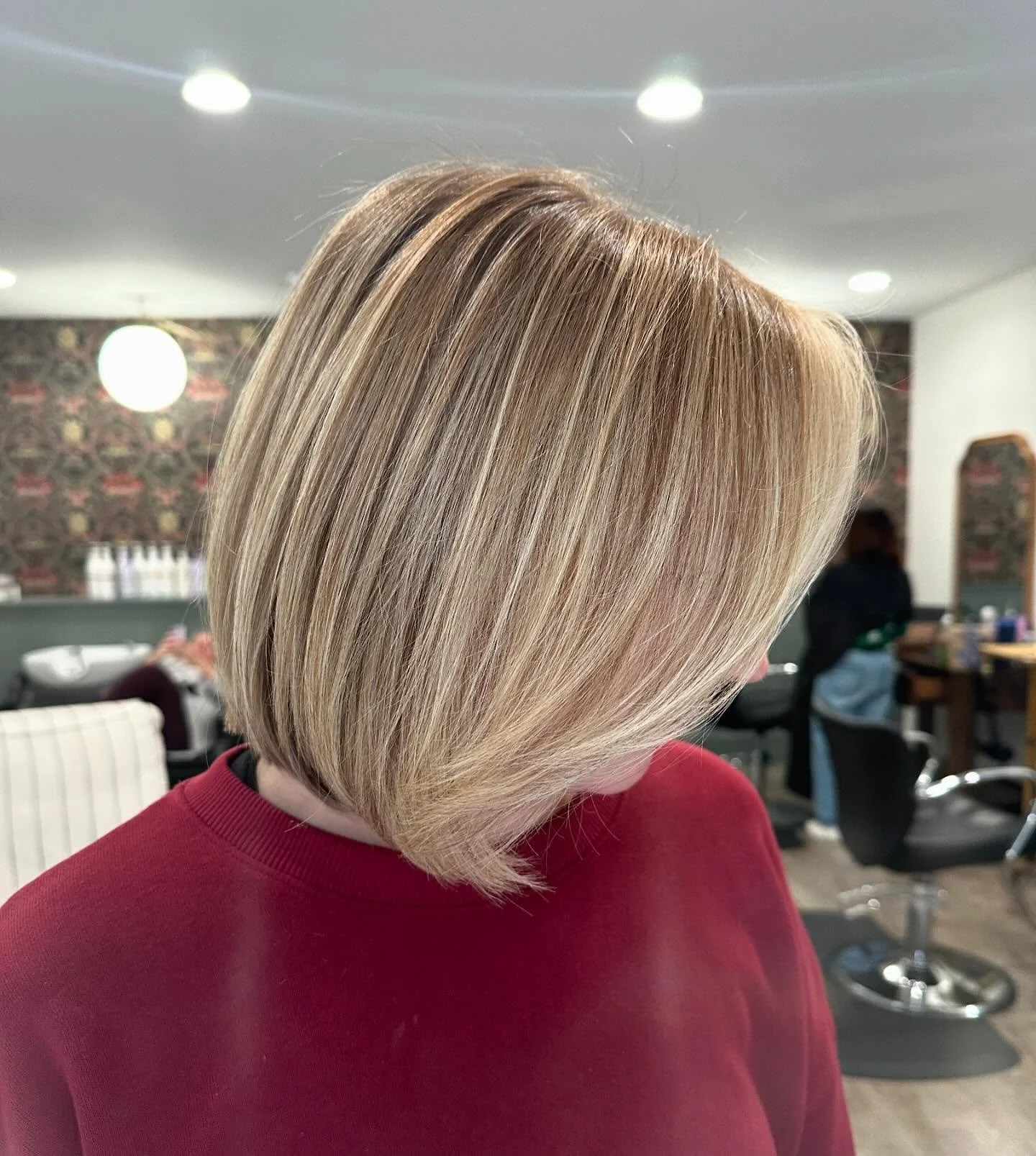 A classic bob is always a good thing ❤️

#bobhaircut #foilayage #brightblonde #hoschton #braseltonga #jacksonstylist #gwinnetthairstylist