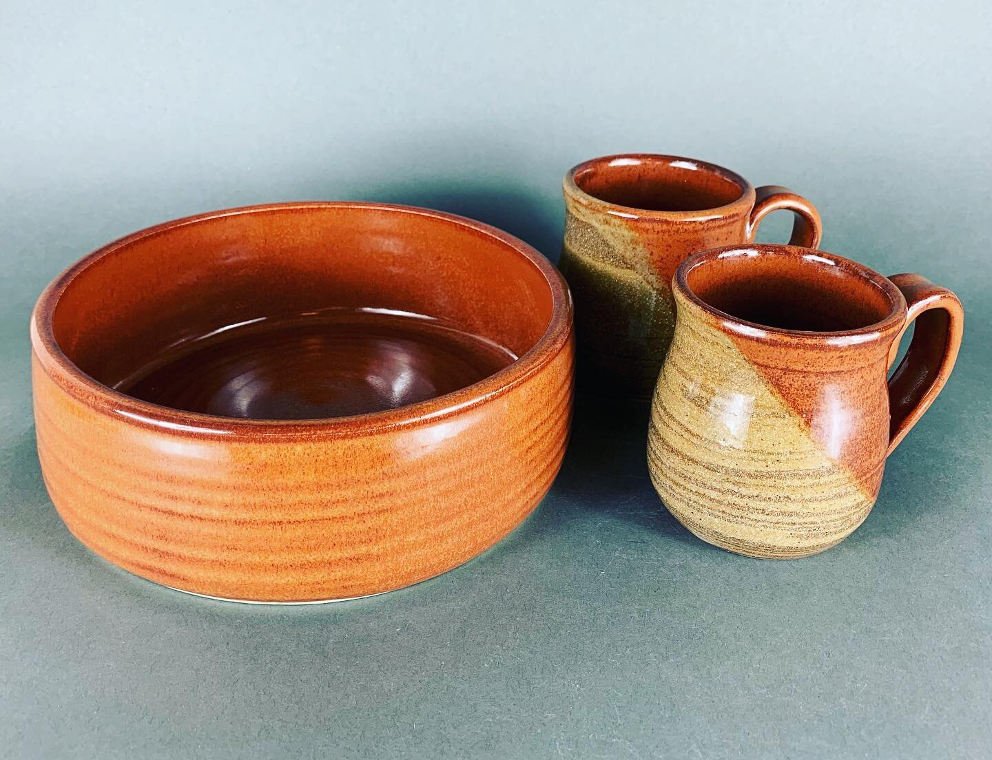 Check out the fresh batch of pottery heading for tomorrow&rsquo;s (6/5) farmers market! We&rsquo;ll be there from 7am-11am. Come say hello! #rogerscountyfarmersmarket #wheelthrownpottery #makerssupportingmakers #farmersrock #mugs #planters