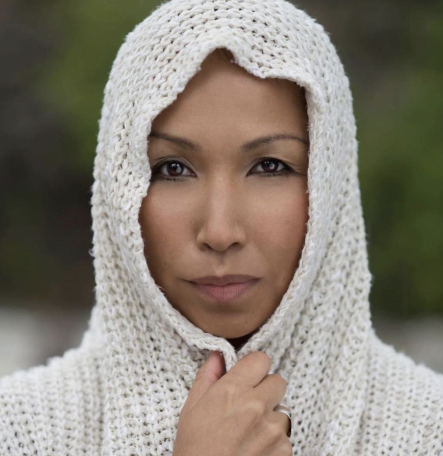 S1.E23. | Elaine Alec