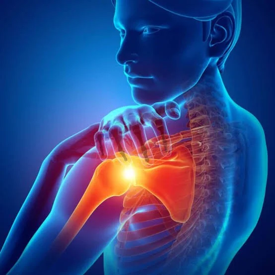 Shoulder pain during lifting? Learn what to modify, when to seek assessment and how to plan a return to the gym with Move RX in Kelowna.
