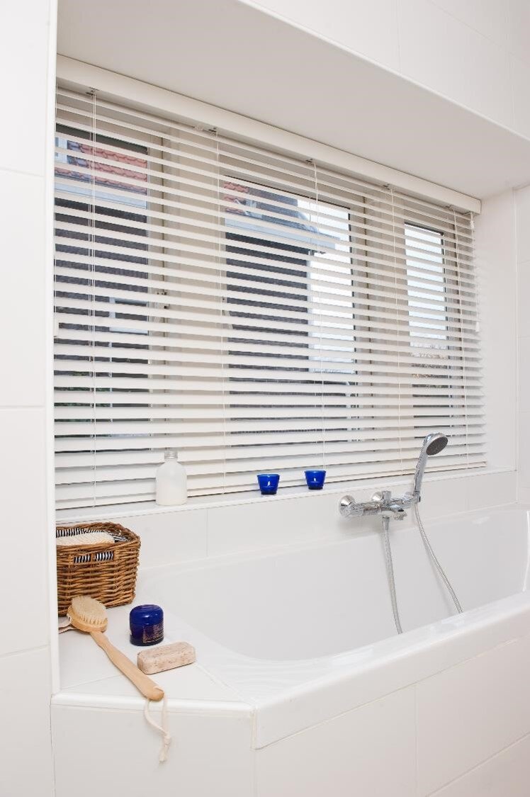 Norman Venetian blind - bathroom window open