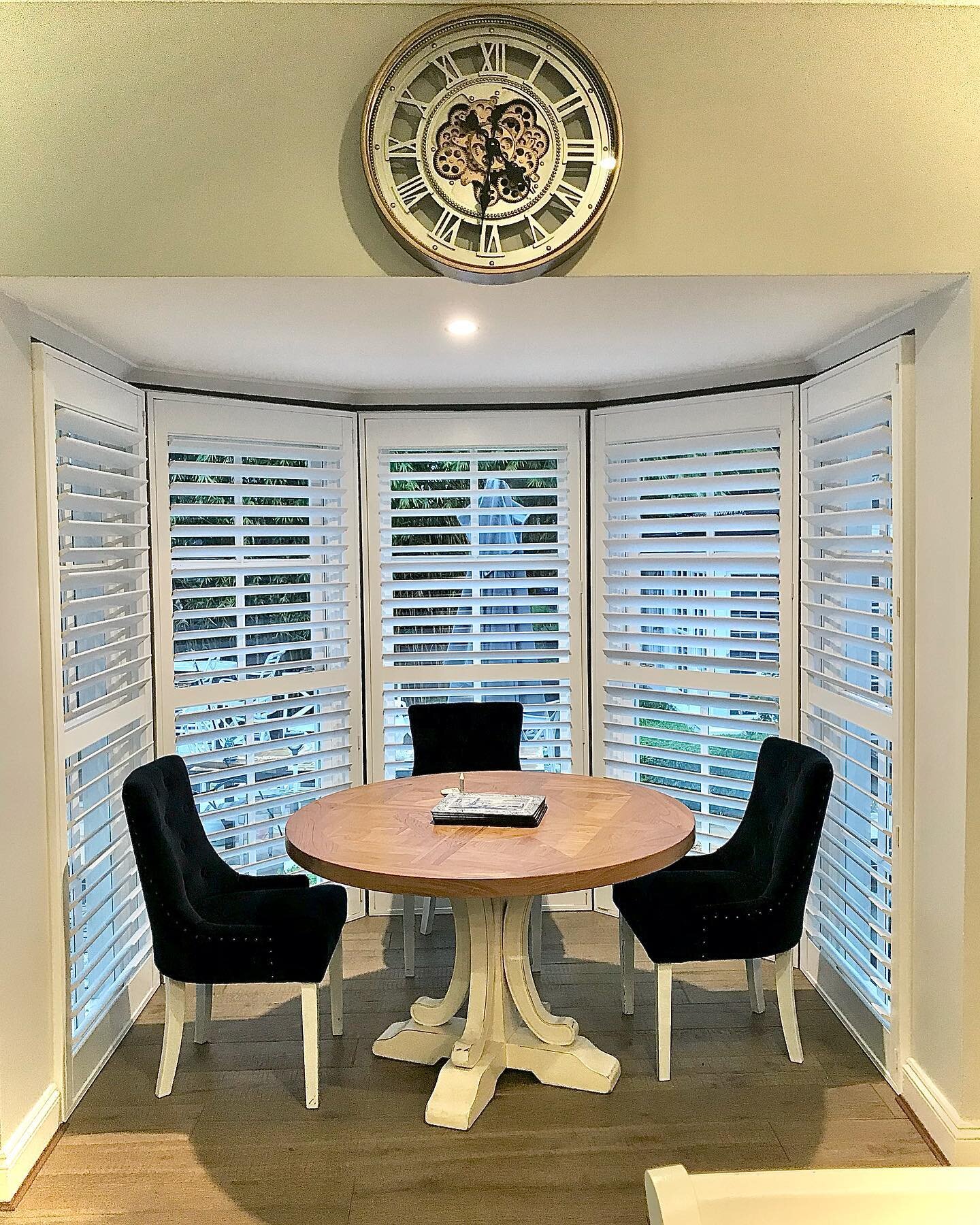 What a transformation for dining area.
.
.
.
.
#normanshutters #plantationshutters #woodloreplus #diningroom #reno #renovation #design #inspo #heritagehouse #wahroonga