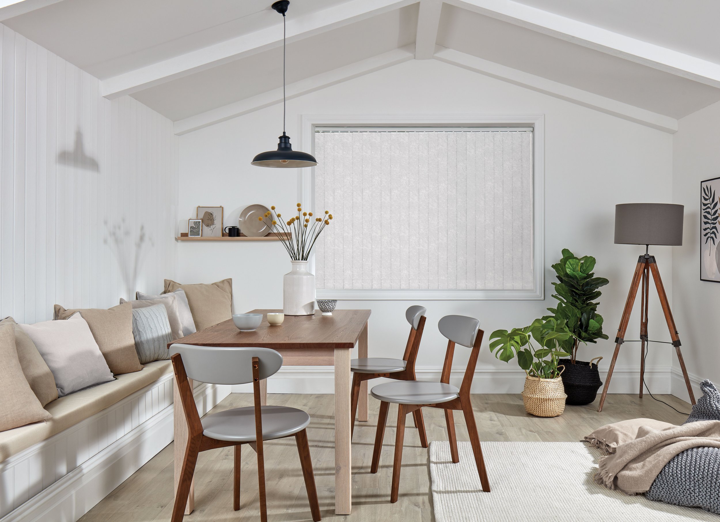 LL_Vertical_Romany_BO_White_Dine_Main_Web.jpg