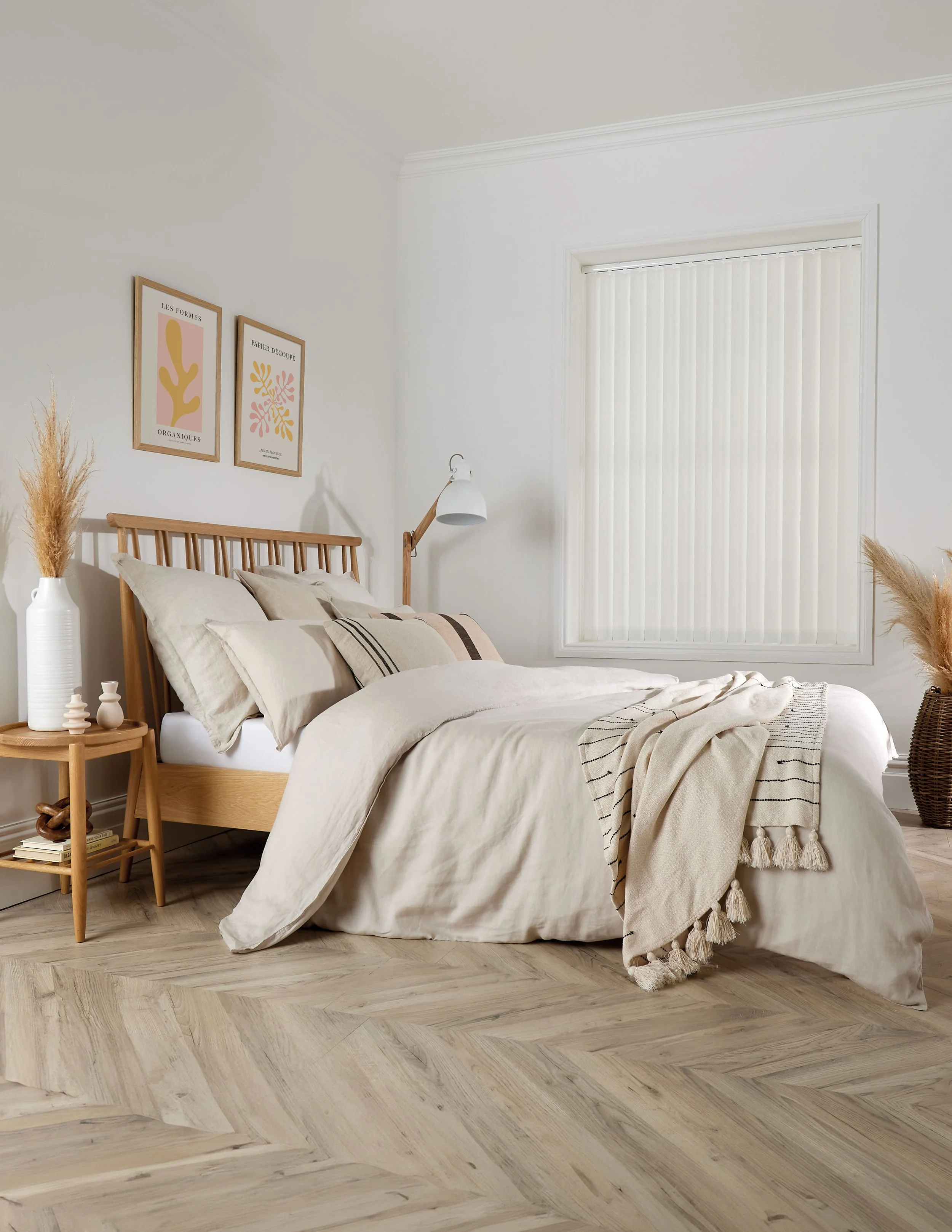 LL_Vertical_Ribble_Dim-Out_White_Bed_Main_Web.jpg