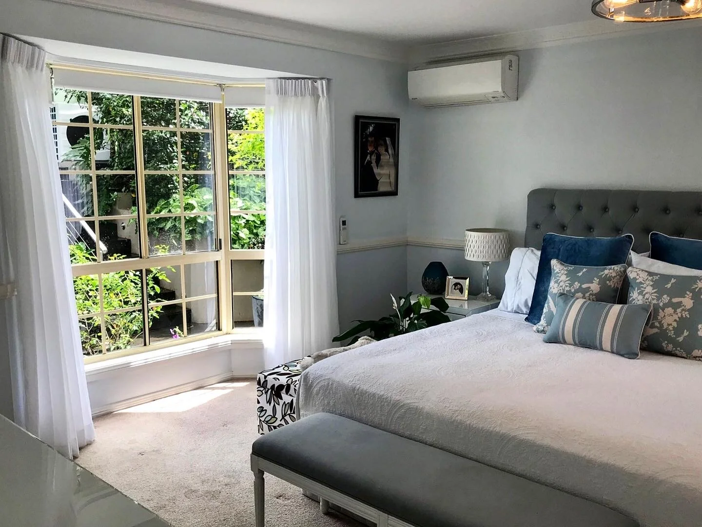 Sheer triple pleat in bay window - Open