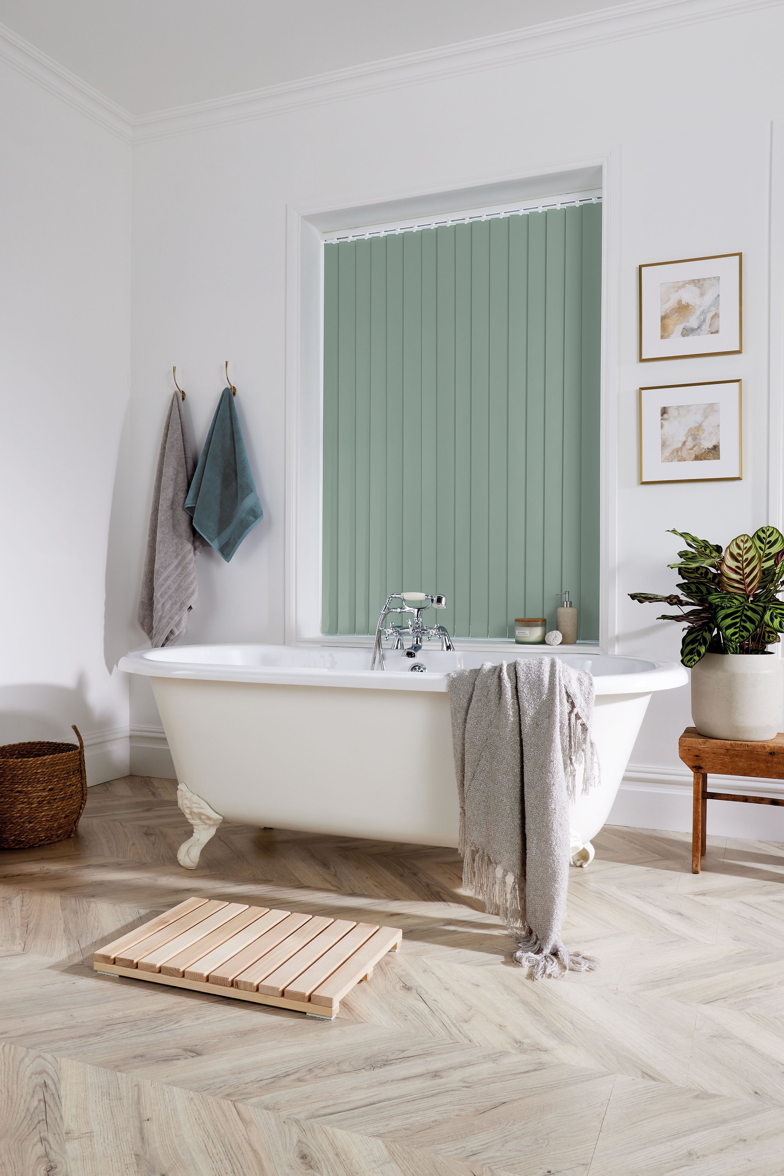 LL_Vertical_Ex-Lite-BO-Green_Bath_Main_Web.jpg