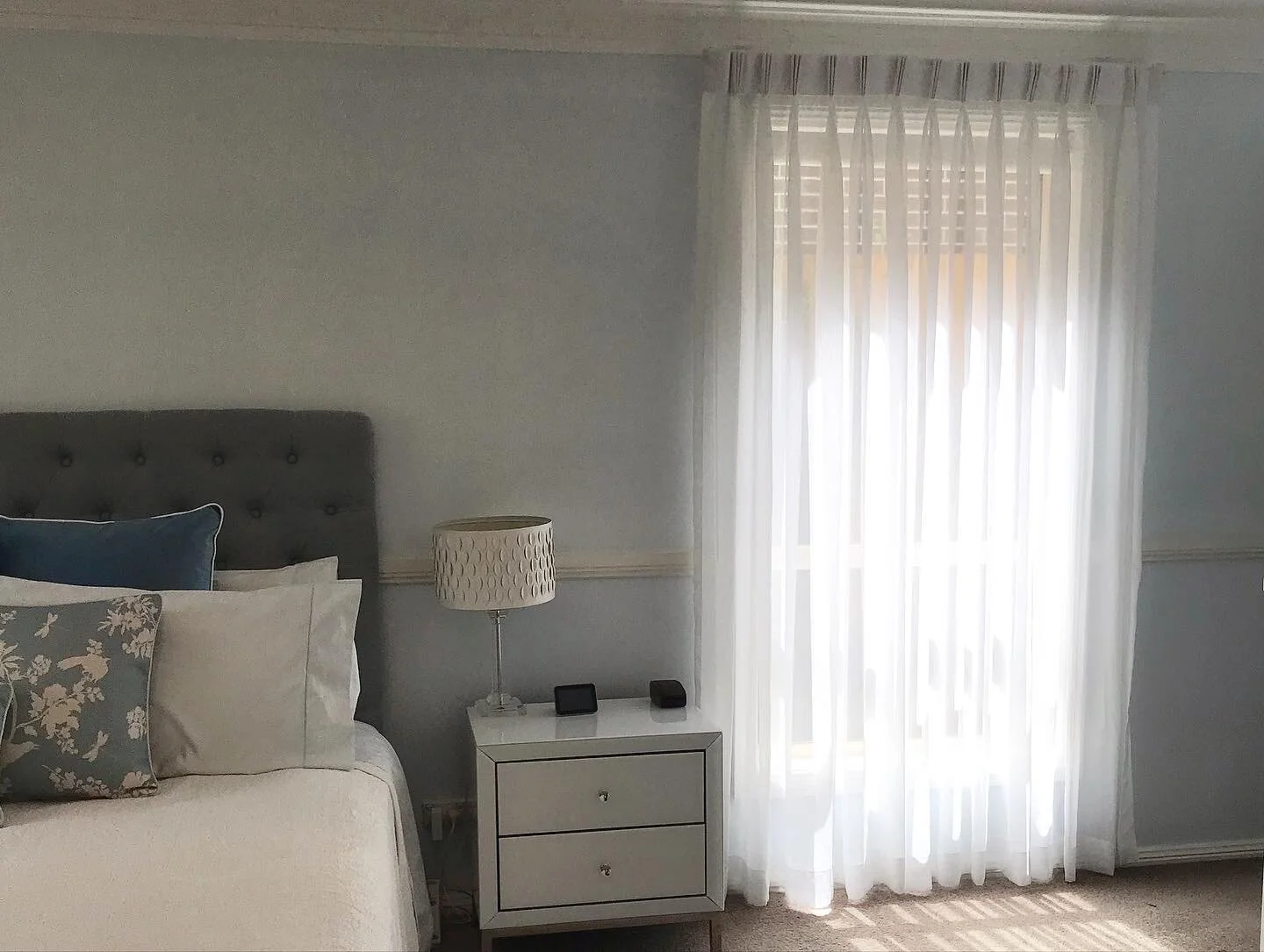 Sheer - Triple pleat 