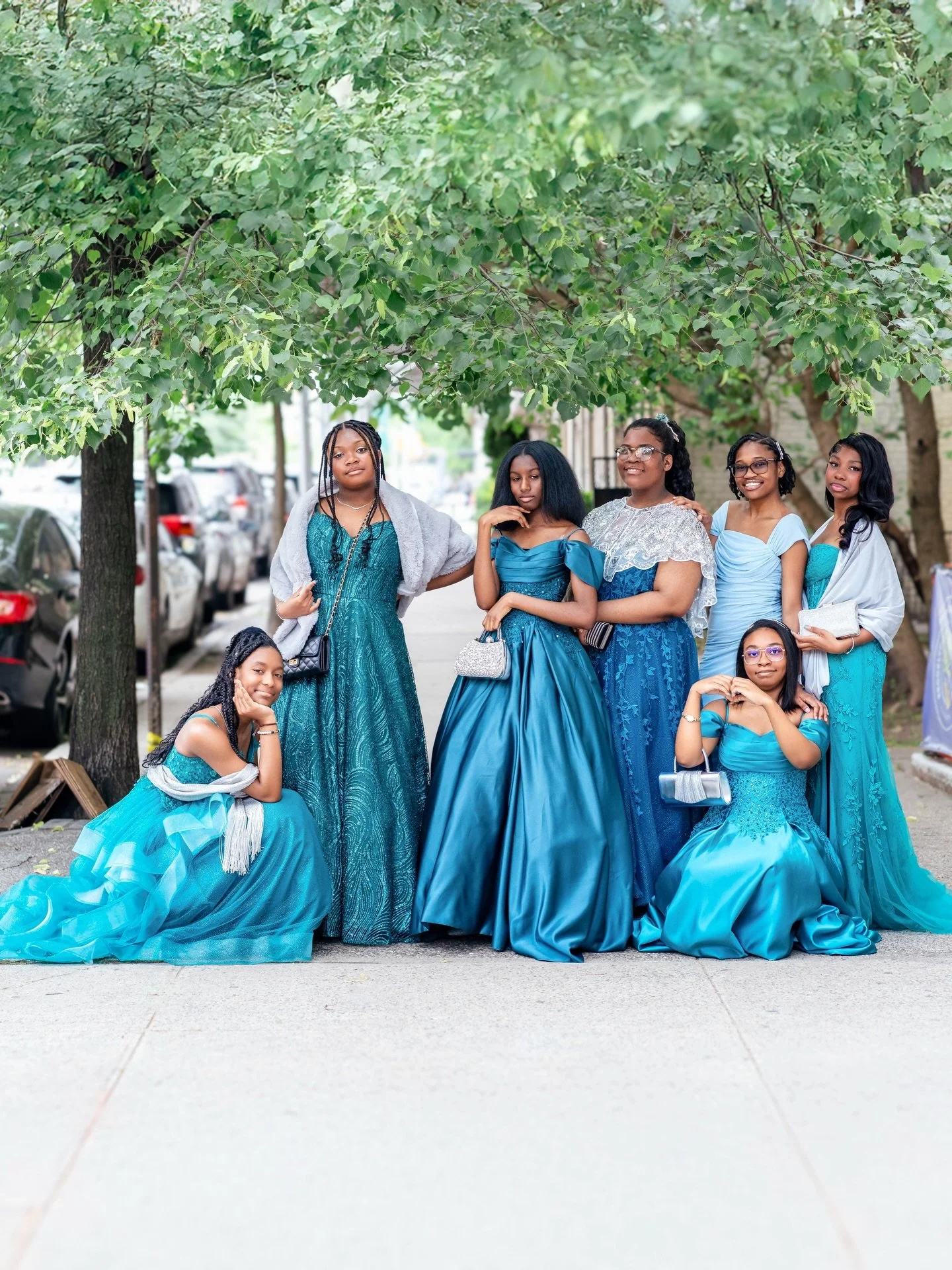 Prom 2026 is here and every student deserves stunning photos 🤏🏾. 🎓✨
If your school is still looking for a professional photography team to cover prom, we&rsquo;d love to be your go-to. We specialize in high-energy group shots, individual portraits