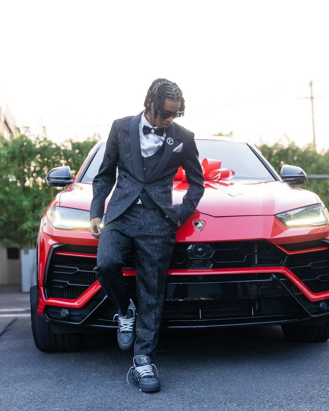 A clean look, executed flawlessly. He completely understood the assignment. 👌

From the tailored fit to the confident stance &mdash; this is what it looks like when style meets a photographer who knows how to capture it. Every slide in this carousel