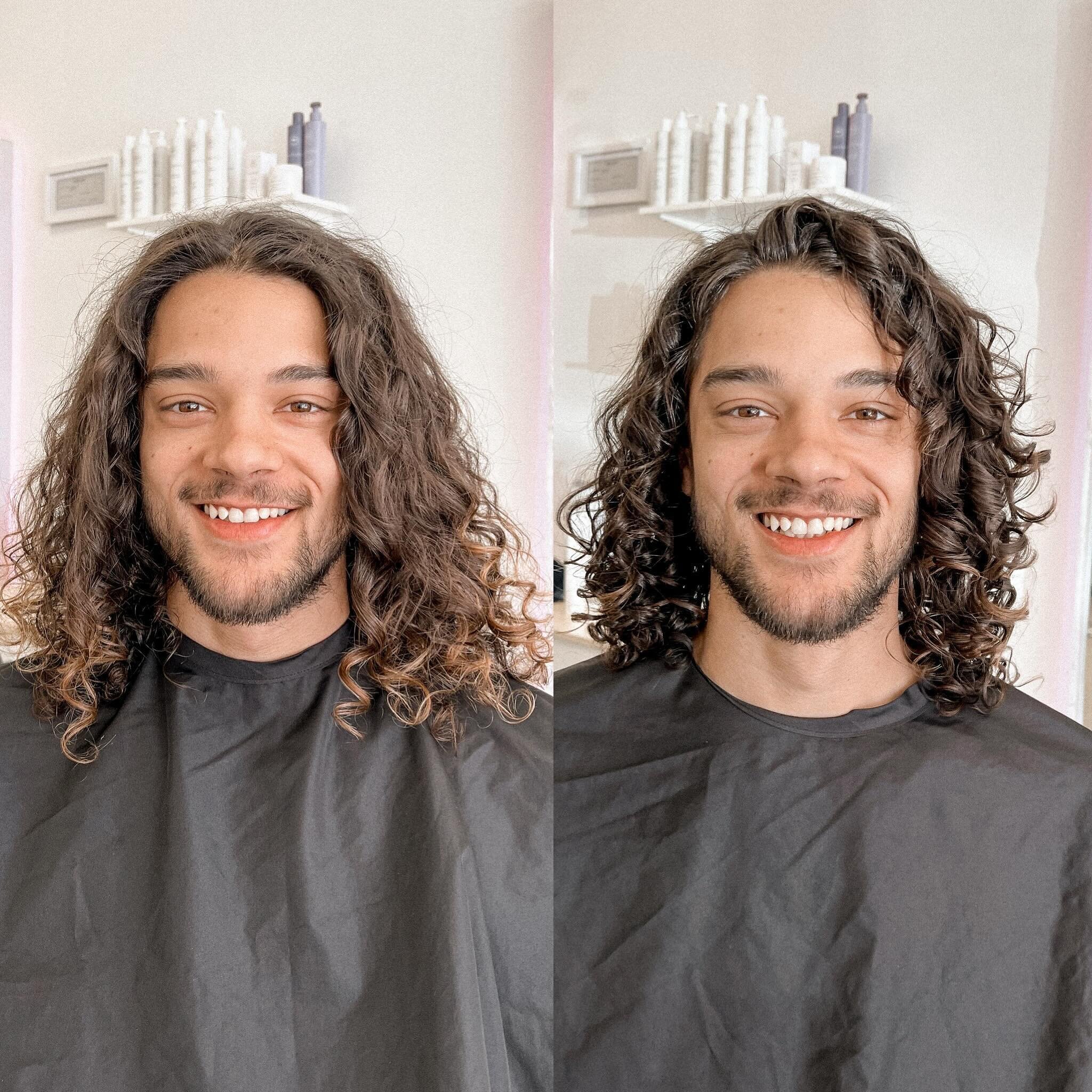Men can get a curly cut too, it doesn&rsquo;t have to be short or clipper cut unless you want it to be 🤷&zwj;♀️ 

#menscurlycut #azcurlspecialist #scottsdalehairsalon #phoenixhairsalon #arizonahairsalon #scottsdalecurlyhair #phoenixcurlyhairstylist
