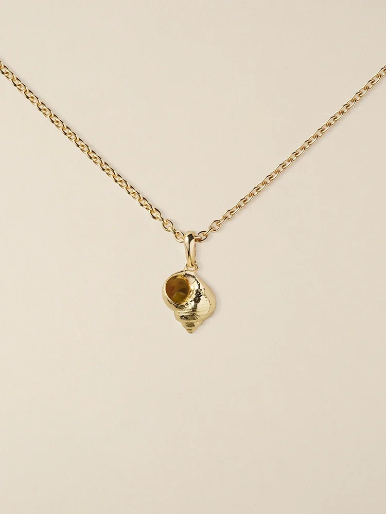 COLLIER_COQUILLAGE_01_OR_VERSO_CROP.webp