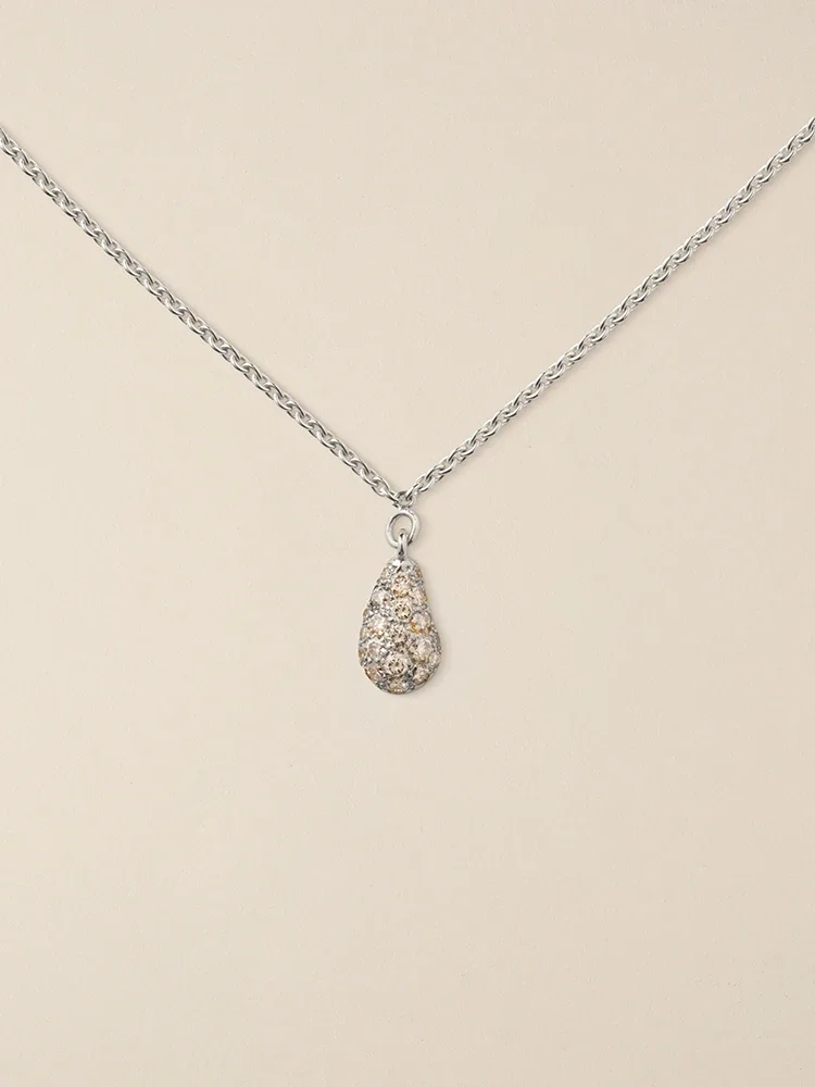 COLLIER_GOUTTES_02_CHAMPAGNE_CROP copie2.webp