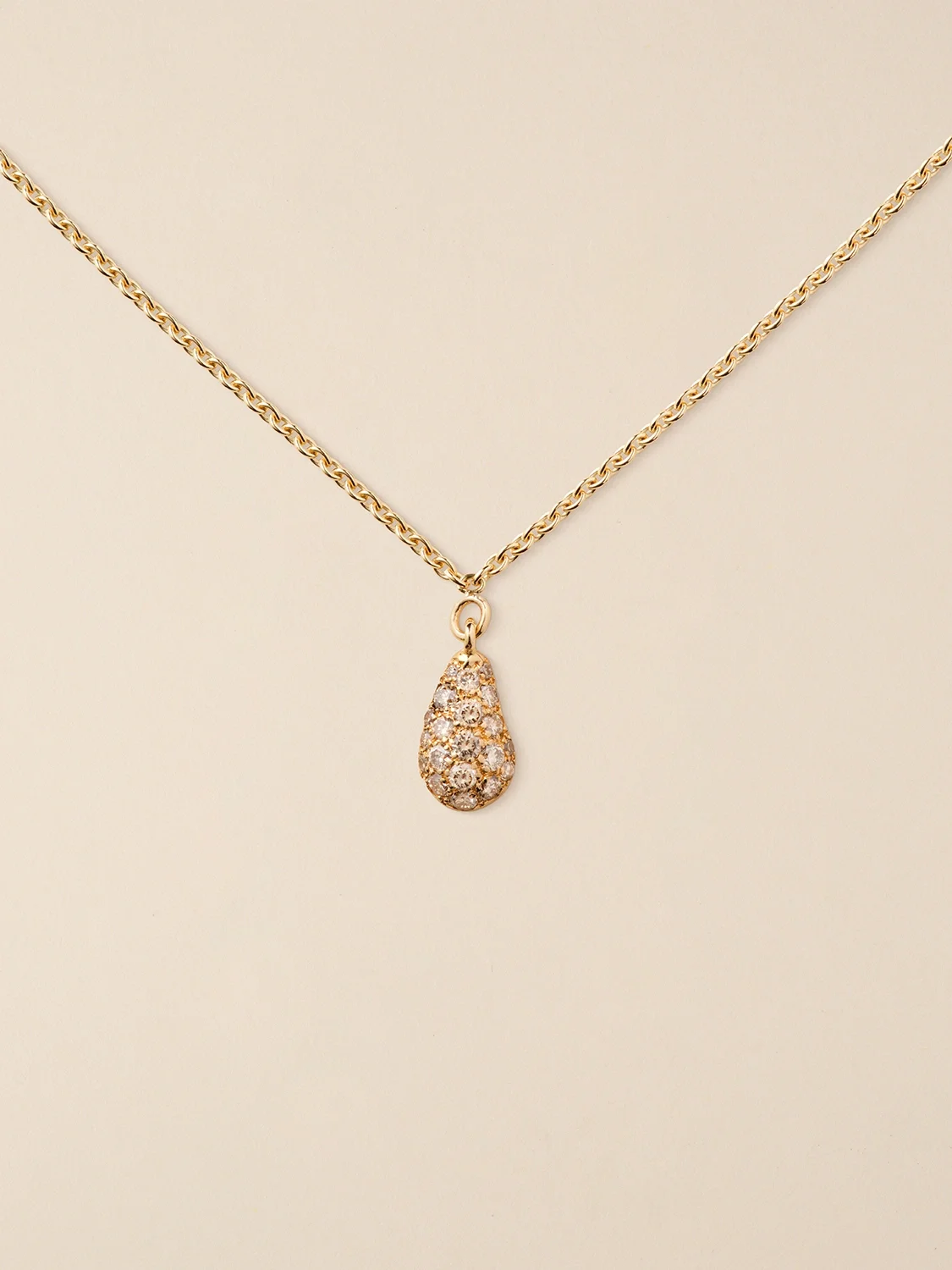 COLLIER_GOUTTES_02_CHAMPAGNE_CROP.webp