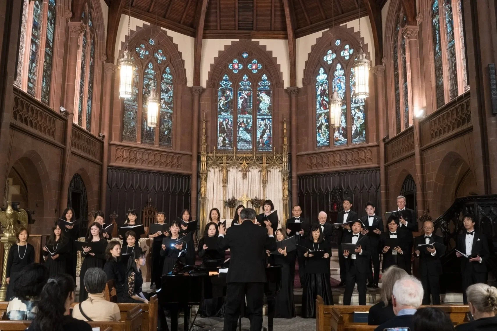 定期演奏会を開催しました