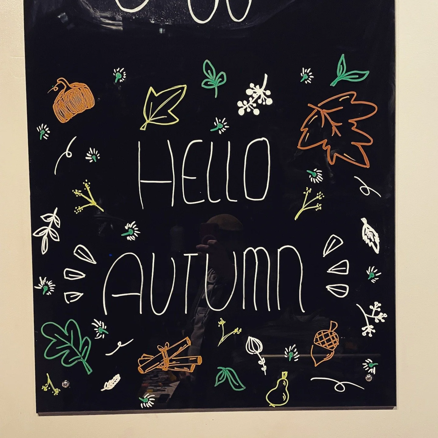 🍂 Autumn has officially arrived at FLTR! ☕✨
Say goodbye to summer and hello to our cozy fall lineup:
🎃 Pumpkin Spice Latte - the classic that never gets old
🍪 Snickerdoodle Latte - cinnamon-sugar heaven in a cup
🍯 Honey Cinnamon Latte - warmth an
