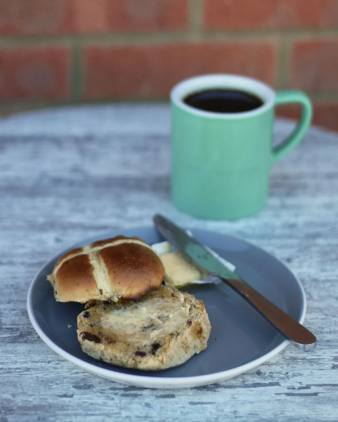 Hot Cross Buns have landed 🔥
Artisan hot cross buns, toasted to golden perfection with butter melting through every bite
Best enjoyed with your usual coffee ☕