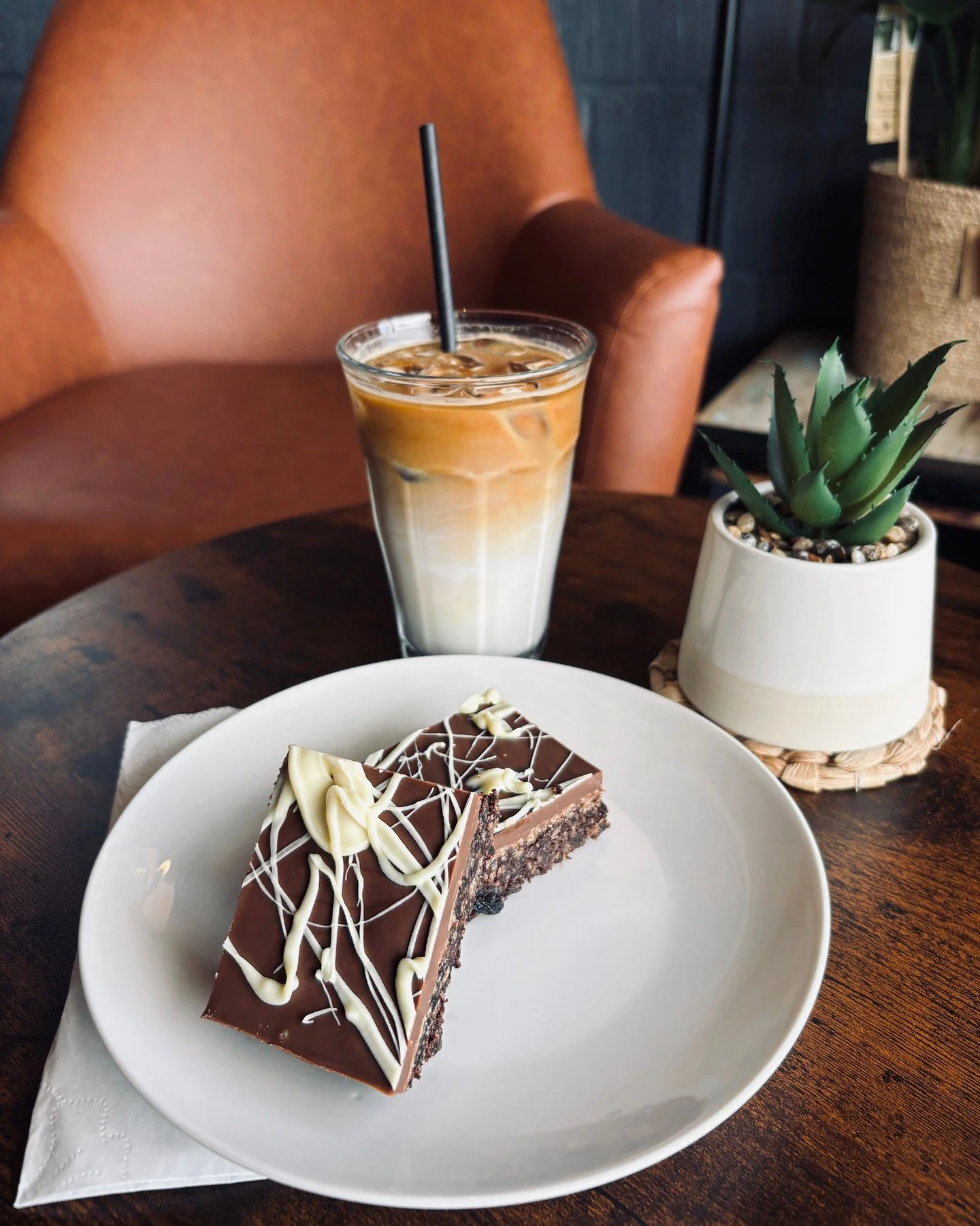 Coffee 🤝 Tiffin 🤎 ✨️ 

Rich. Chocolatey. Crunchy. Handmade by @kingsmere_cakes and seriously moreish. 
Need we say more?