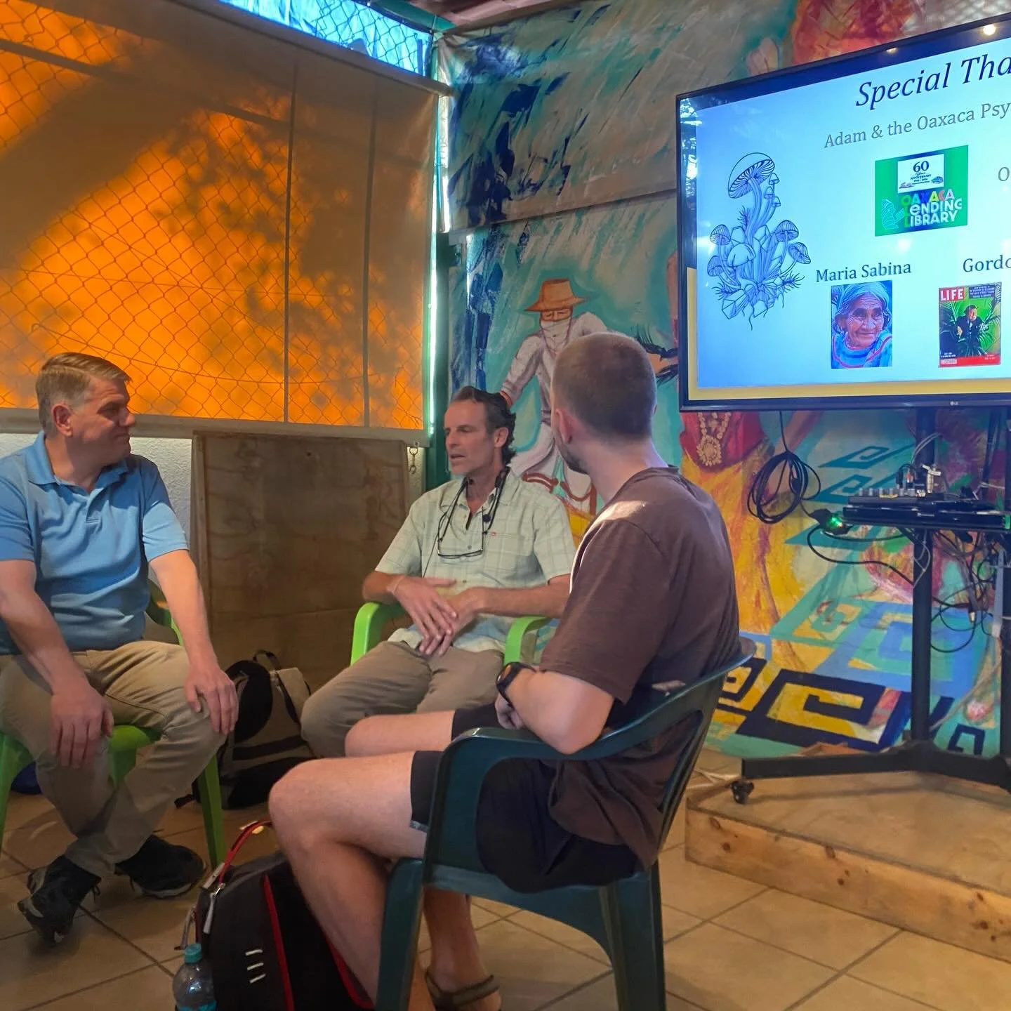 Another successful event at Oaxaca Psychedelic Salon. We had 50 people in attendance with a presentation from Psychedelic Therapist Patrick Herms. Really wild to be sharing about this work of psychedelic healing with so many people intergenerstionall
