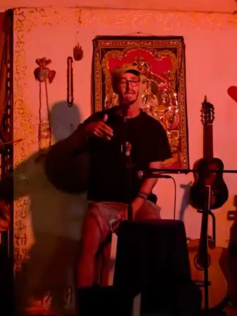 Rapping in Mazunte @panchatantracafecultural &lsquo;Home is Now&rsquo; and &lsquo;Only to the light&rsquo; from the Christahuasca album [Now on All platforms]. 💛🛸Thanks for recordings @martinvoyagespirituel 

Next step performing with my eyes open 