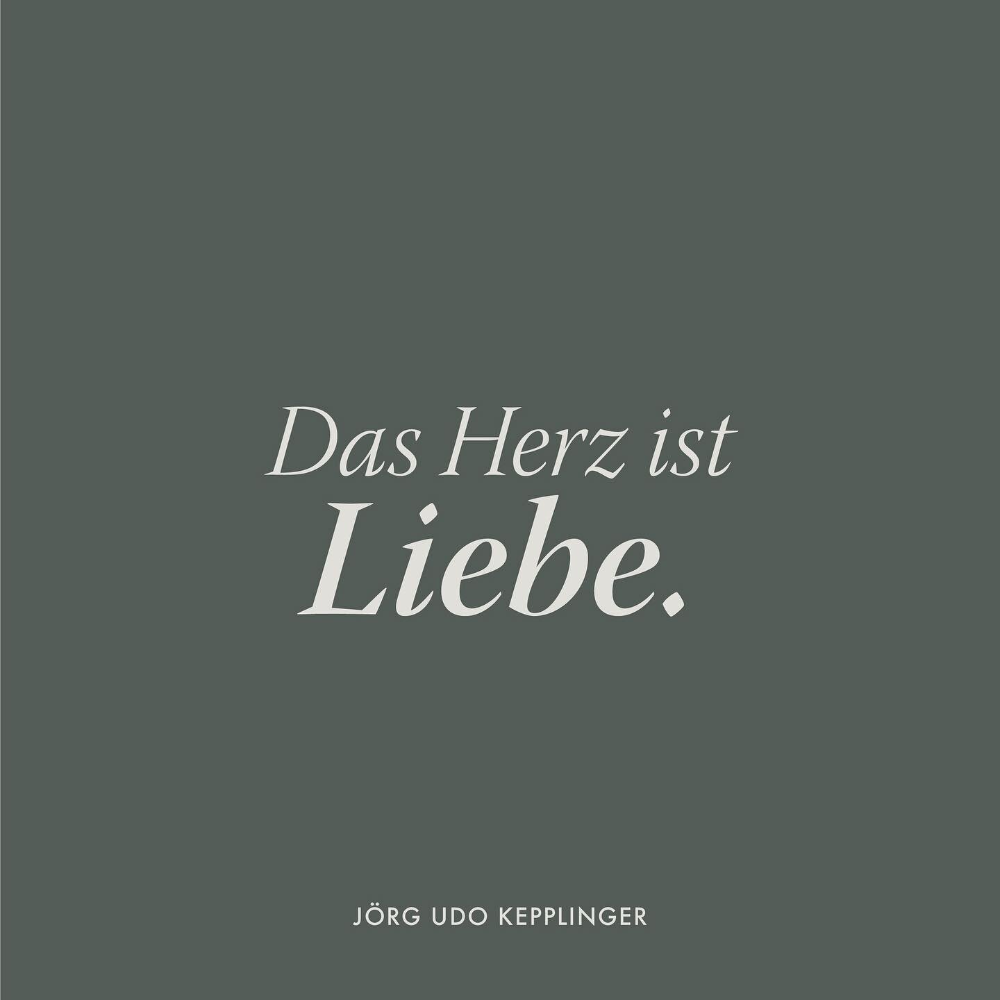 Vom Herz⁠
⁠
Das Herz ist Liebe.⁠
⁠
Stofflich die Liebe zum K&ouml;rper,elementar die Liebe zum Leben. Emotional die Liebe zu sich und anderen. Und feinstofflich die verbindende Liebe zu allem.⁠
Herz ist immer Bindung!⁠
⁠
Das Herz ist Organ, sicher. U