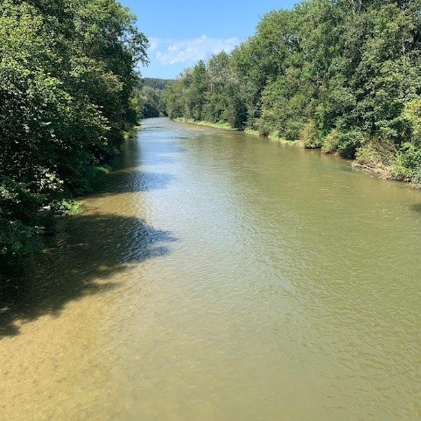Heute morgen war ich seit langem mal wieder Fliegenfischen. Und wie so oft werde ich dabei etwas melancholisch, wenn ich, bis zum Bauch im Fluss stehend, dar&uuml;ber nachdenke wie wir Menschen mit der Erde, den Menschen die wir lieben und letztendli