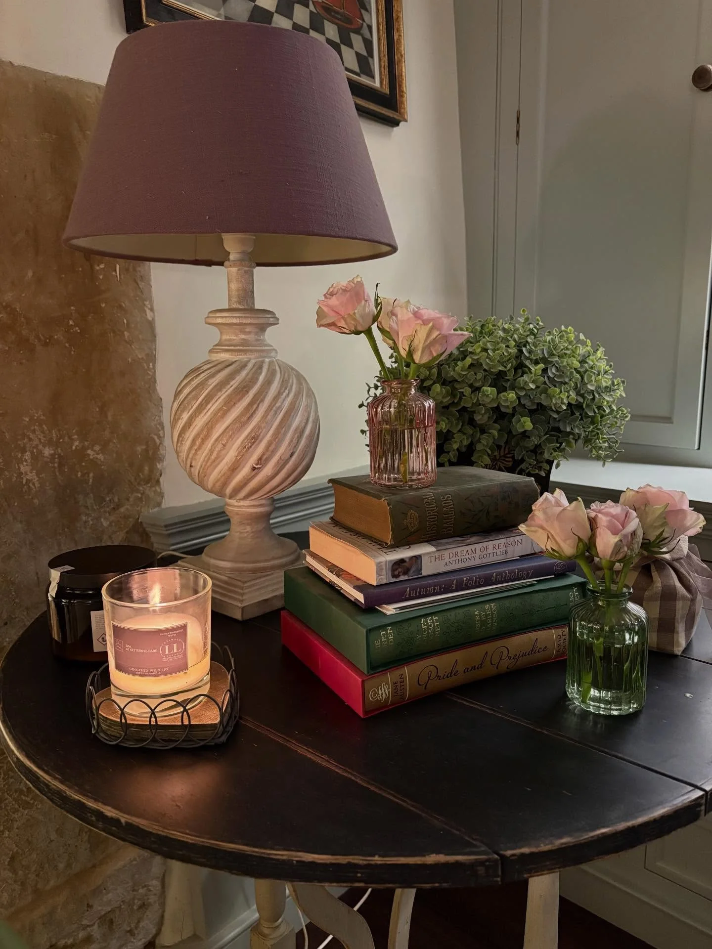 📚 BOOKS 📚 

I am surrounded by books. There are piles of them in every room; on my desk, a toppling tower by my bed, a veritable library of self development in the space where I practice yoga, by the fire, on my kitchen worktop&hellip;Also very oft