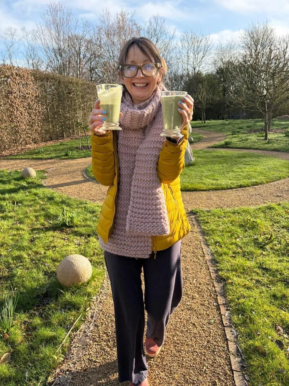Stretch &amp; Swim 🏊🏻&zwj;♀️ 🧘🏻&zwj;♀️ 

Definitely the best start to the weekend 🫶🏻

@annakrivenko_ps and I hosted our last winter session of Stretch &amp; Swim on Saturday, stretching our bodies springwards before a pond dip and piling into t