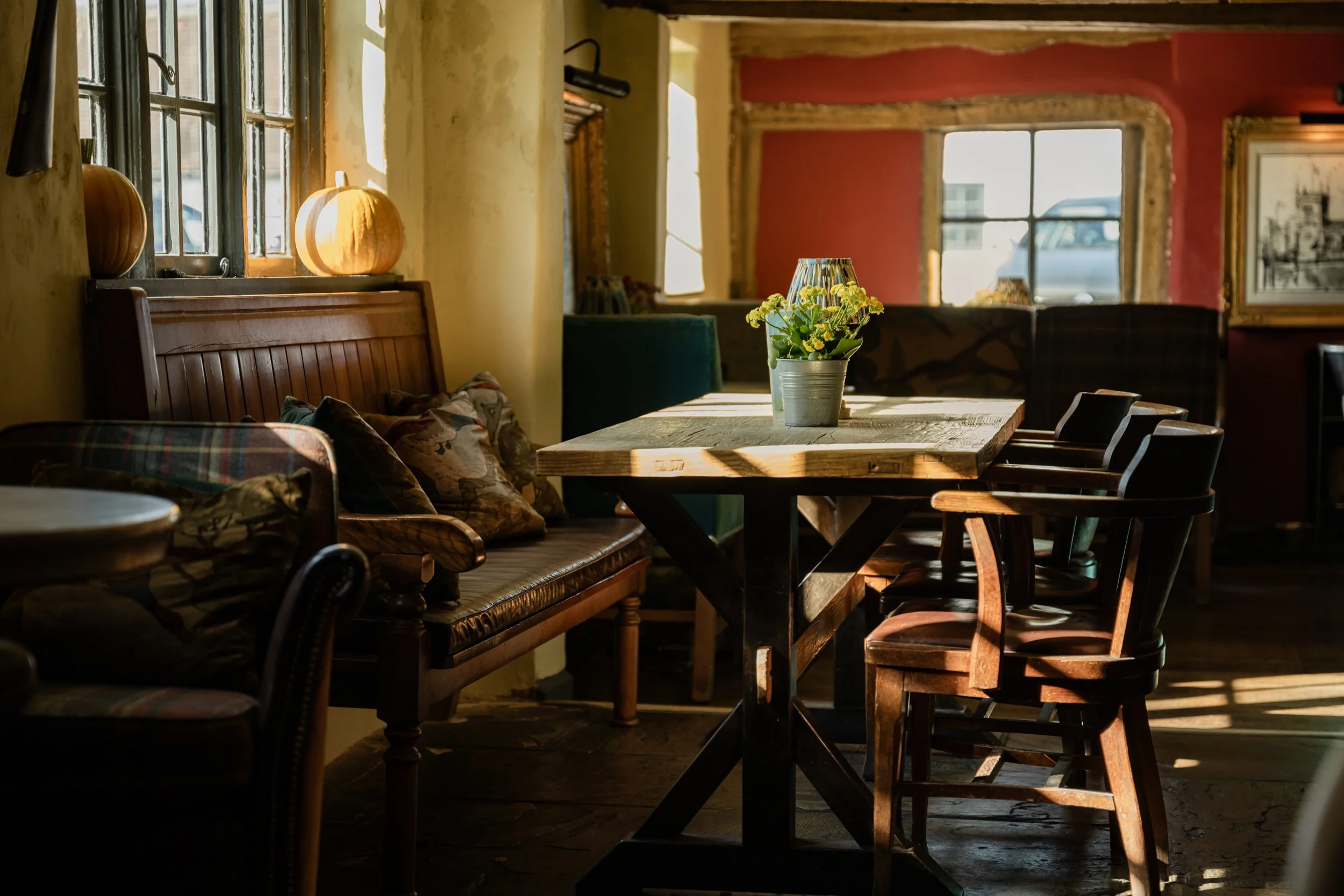 20240919-Fullers_Lovely Pubs_Moat House-1029.jpg
